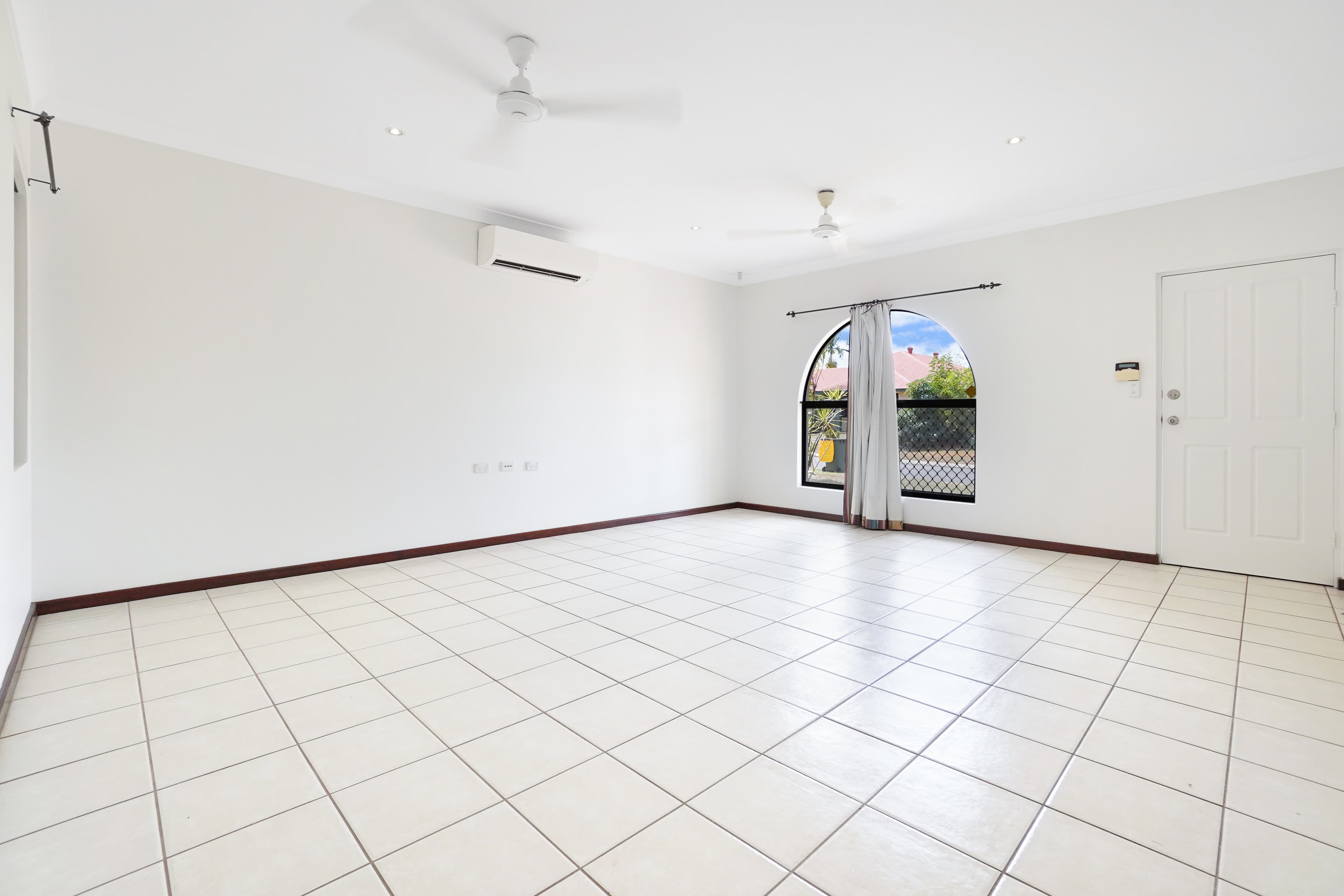 17 Wilton Court, Gunn, Gunn - Thumbnail 2