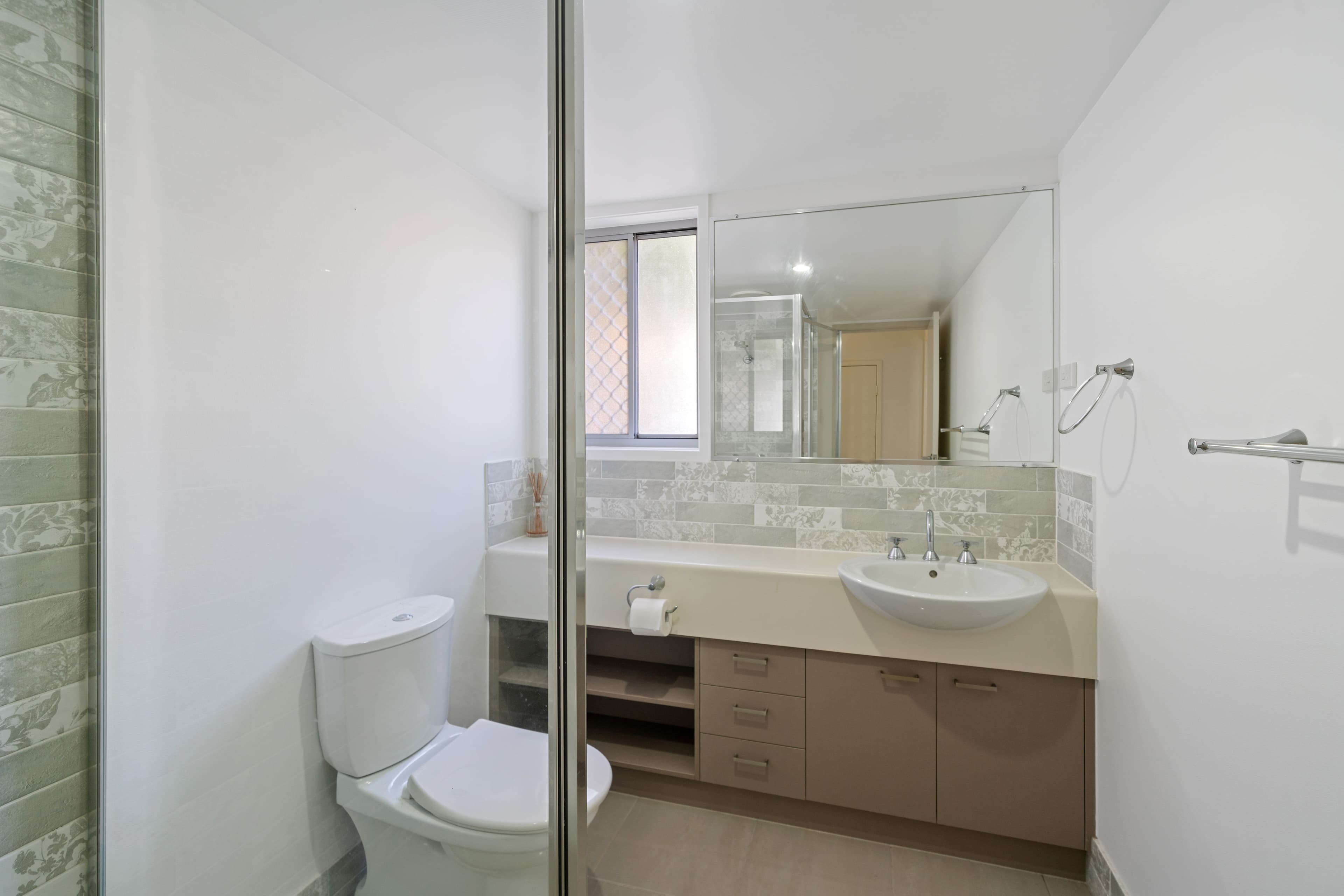 2 Shaw Place, Redland Bay, Redland Bay - Thumbnail 7