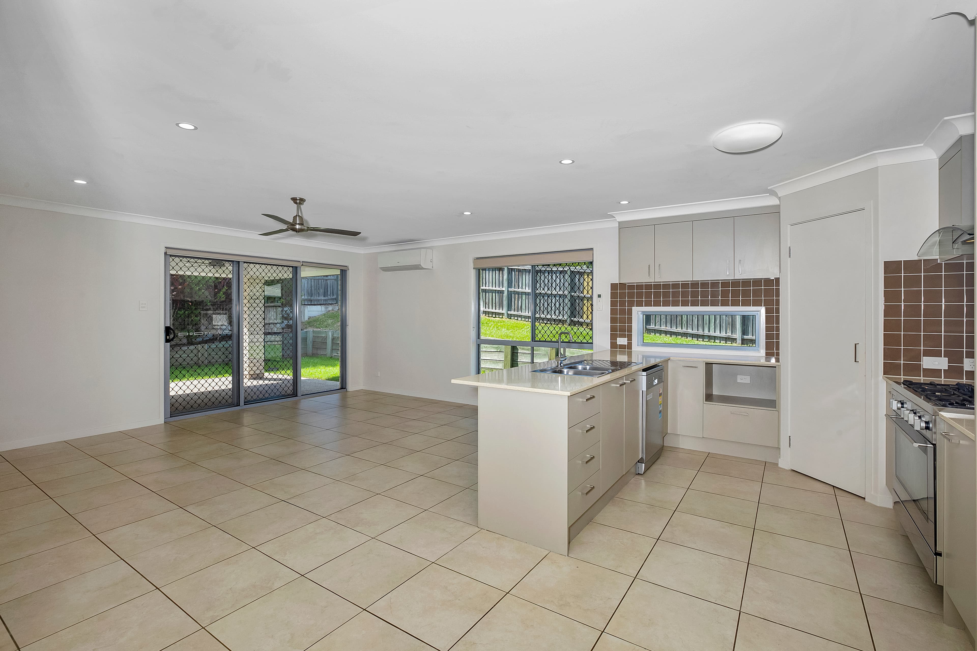 5 Tree View Crescent, Little Mountain, Little Mountain - Thumbnail 8
