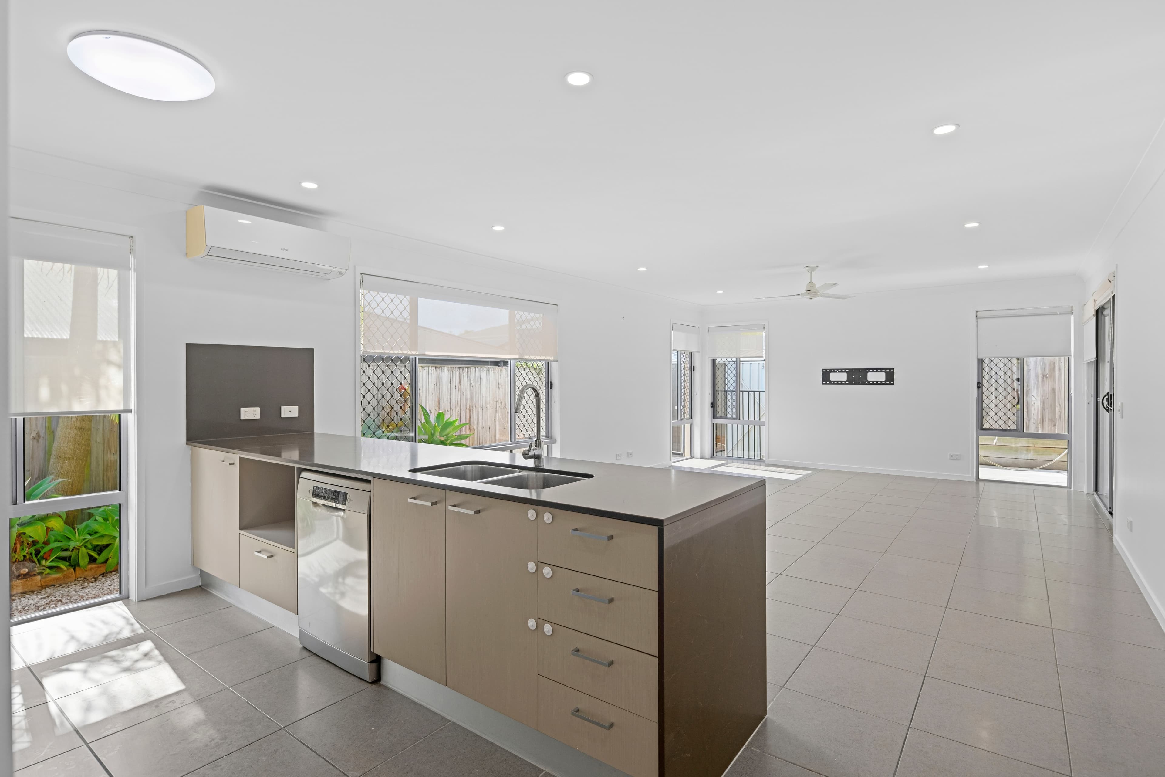 3 Rowe Crescent, Thornlands, Thornlands - Thumbnail 3