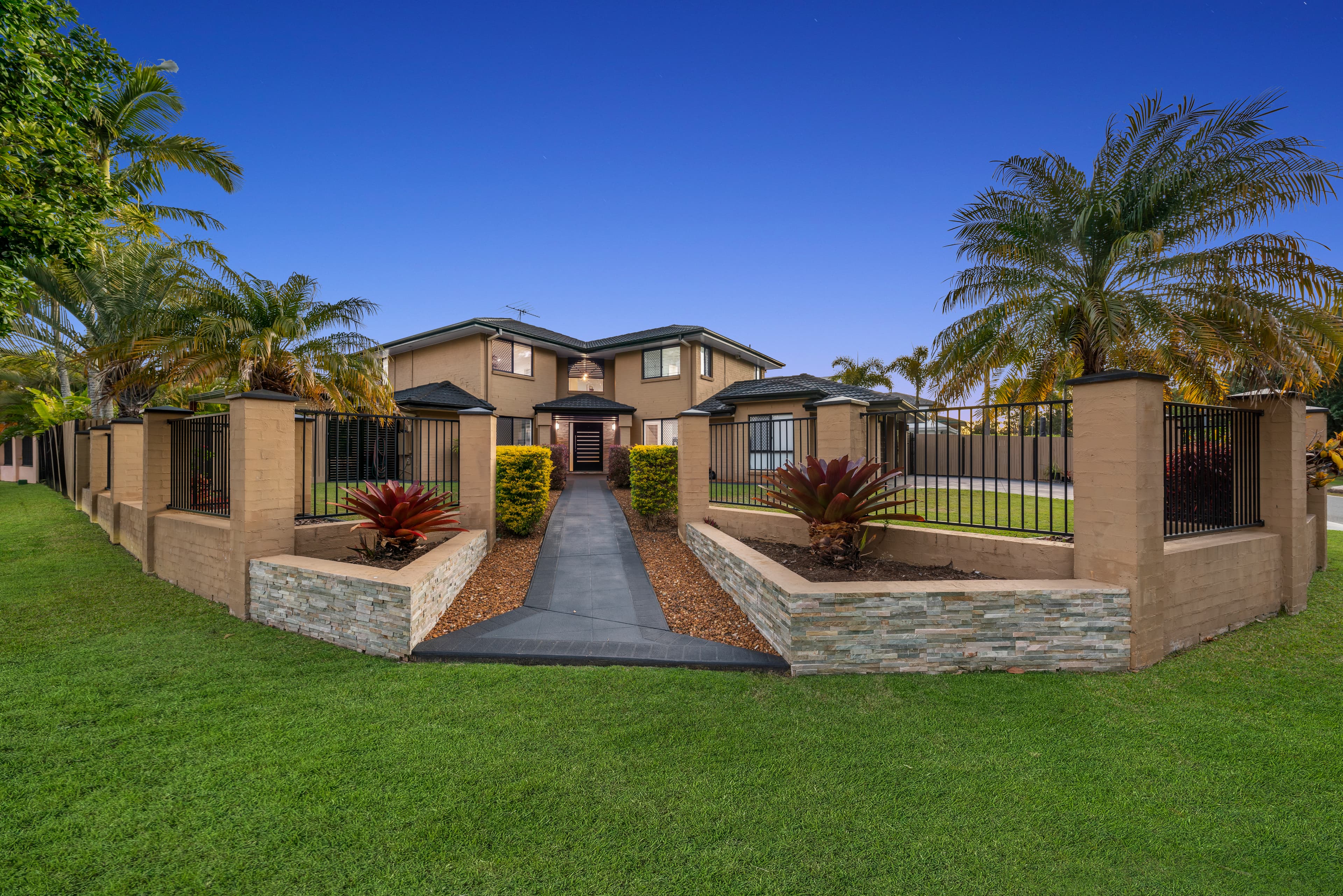 8 Stevens Place, Ormiston, Ormiston - Image 1