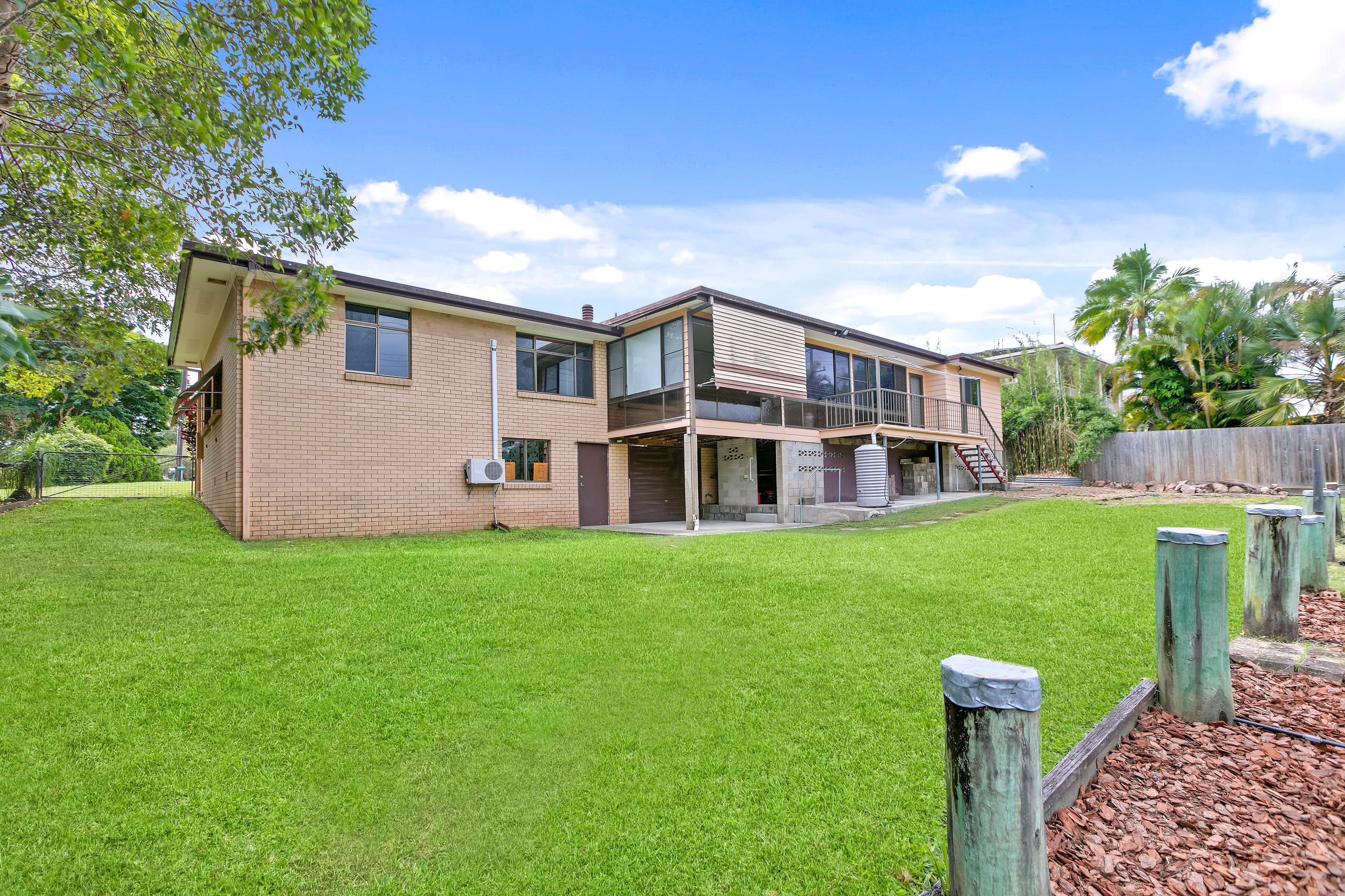 14 Spring Myrtle Avenue, Nambour, Nambour - Thumbnail 6