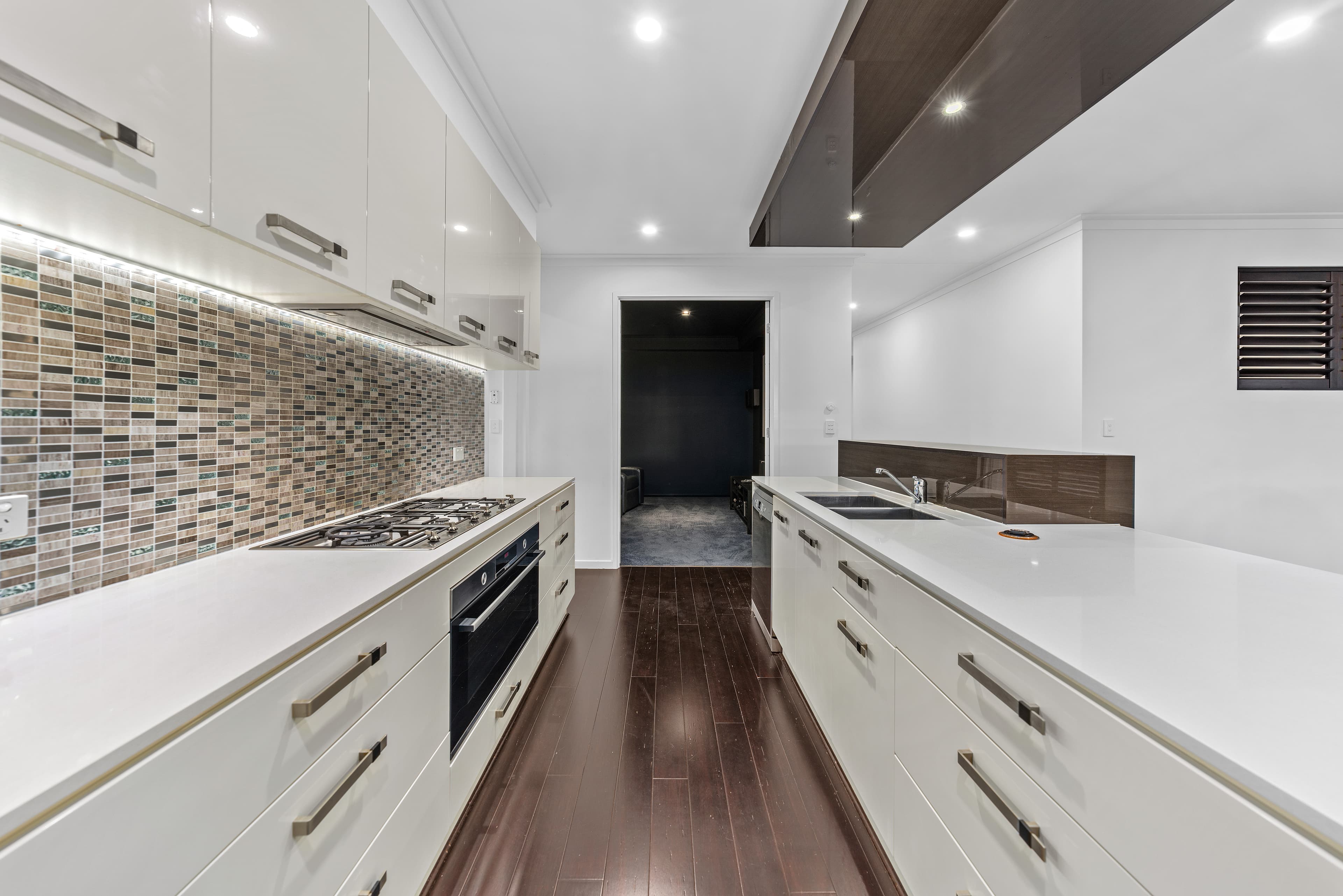 19 Maree Place, Redland Bay, Redland Bay - Thumbnail 5