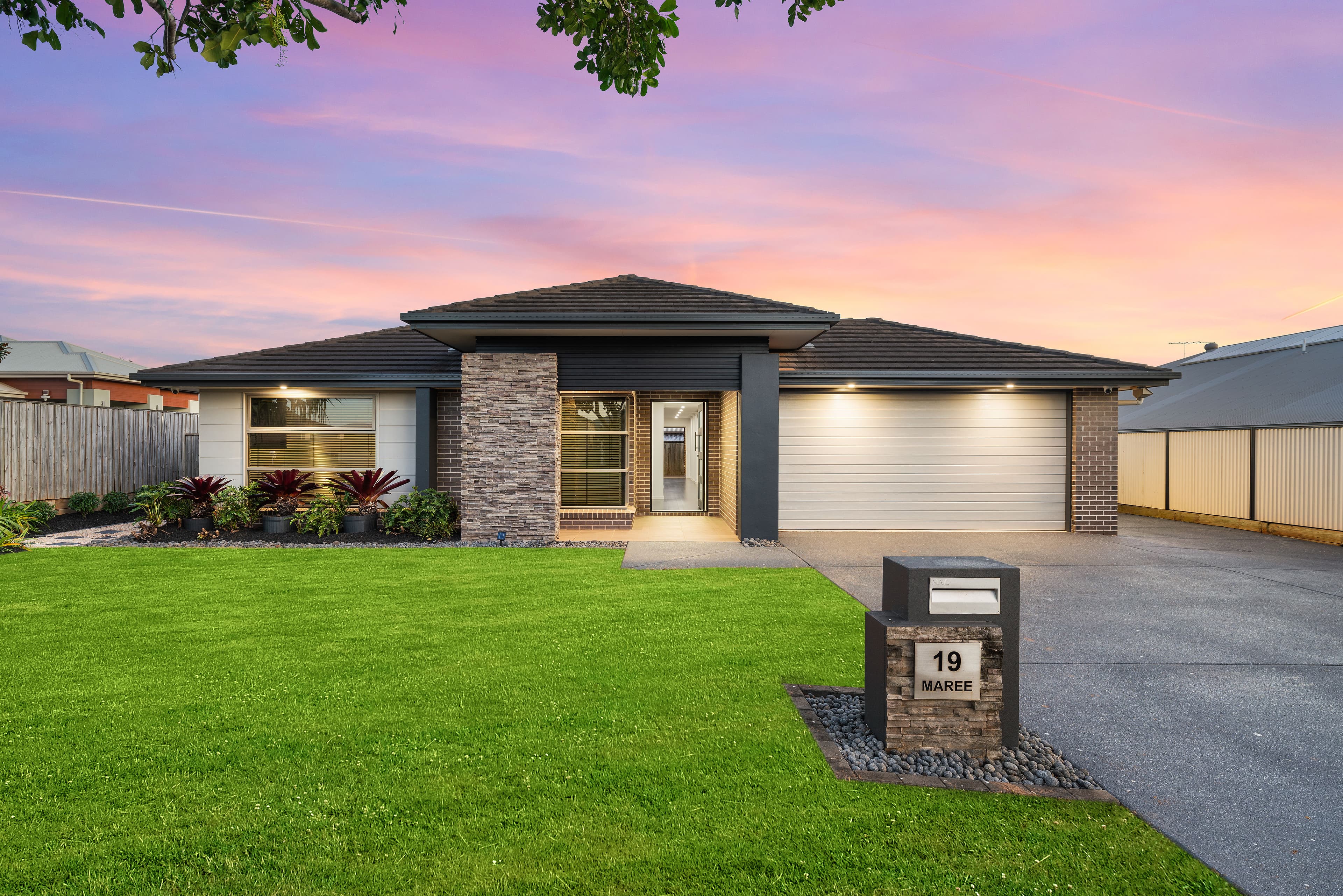 19 Maree Place, Redland Bay, Redland Bay - Image 1