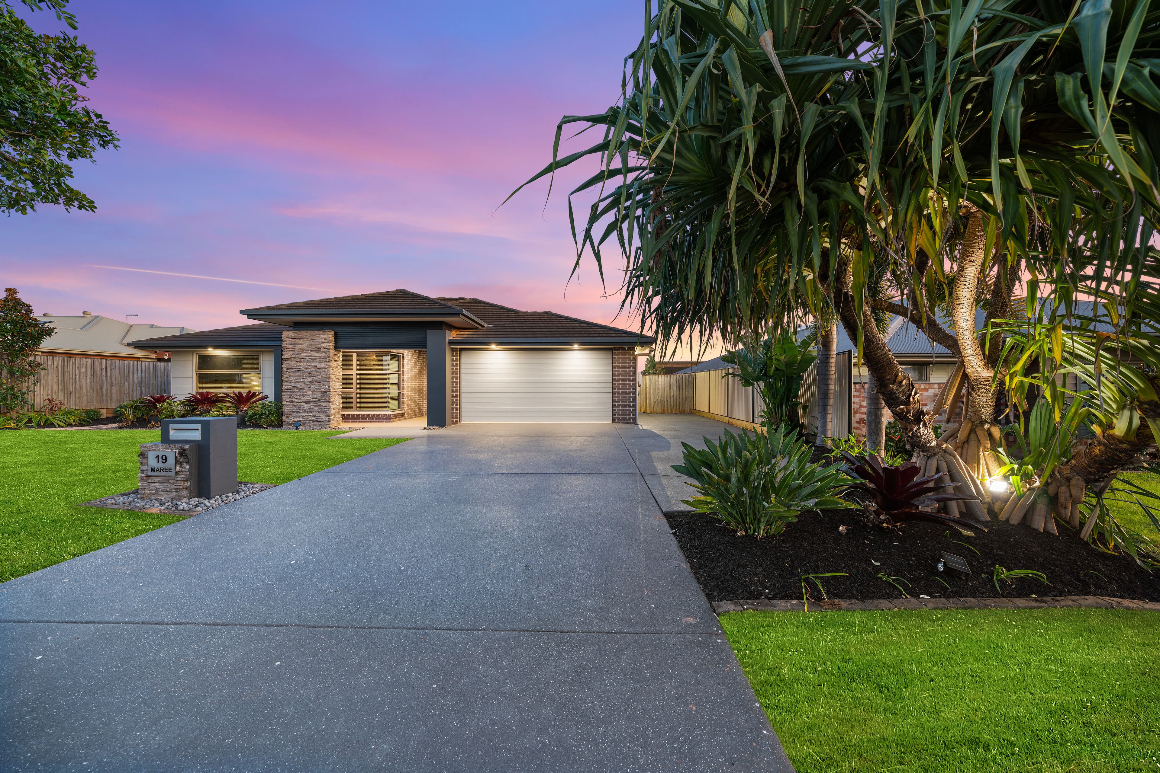 19 Maree Place, Redland Bay, Redland Bay - Thumbnail 2