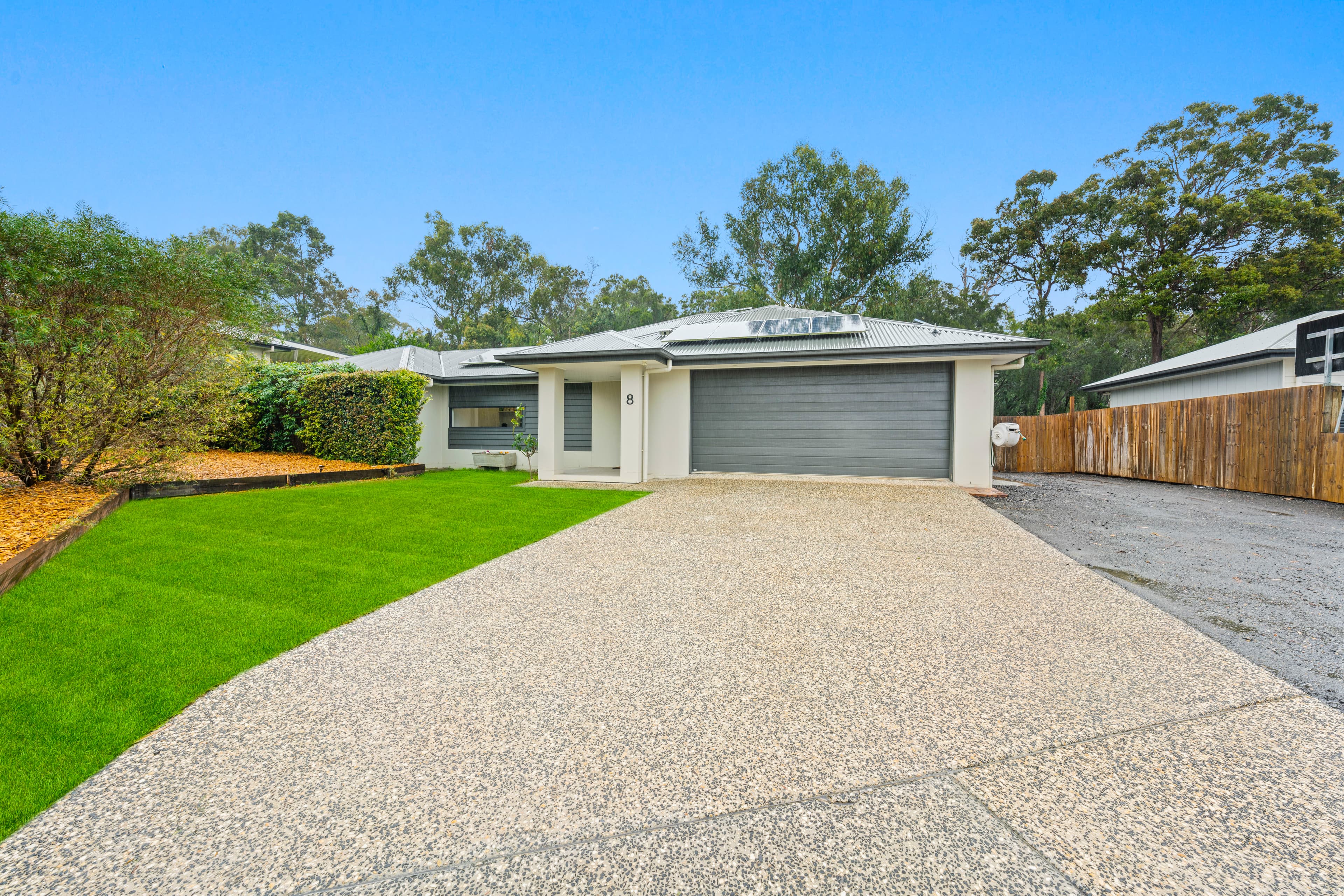 8 Joshua Place, Redland Bay, Redland Bay - Image 1