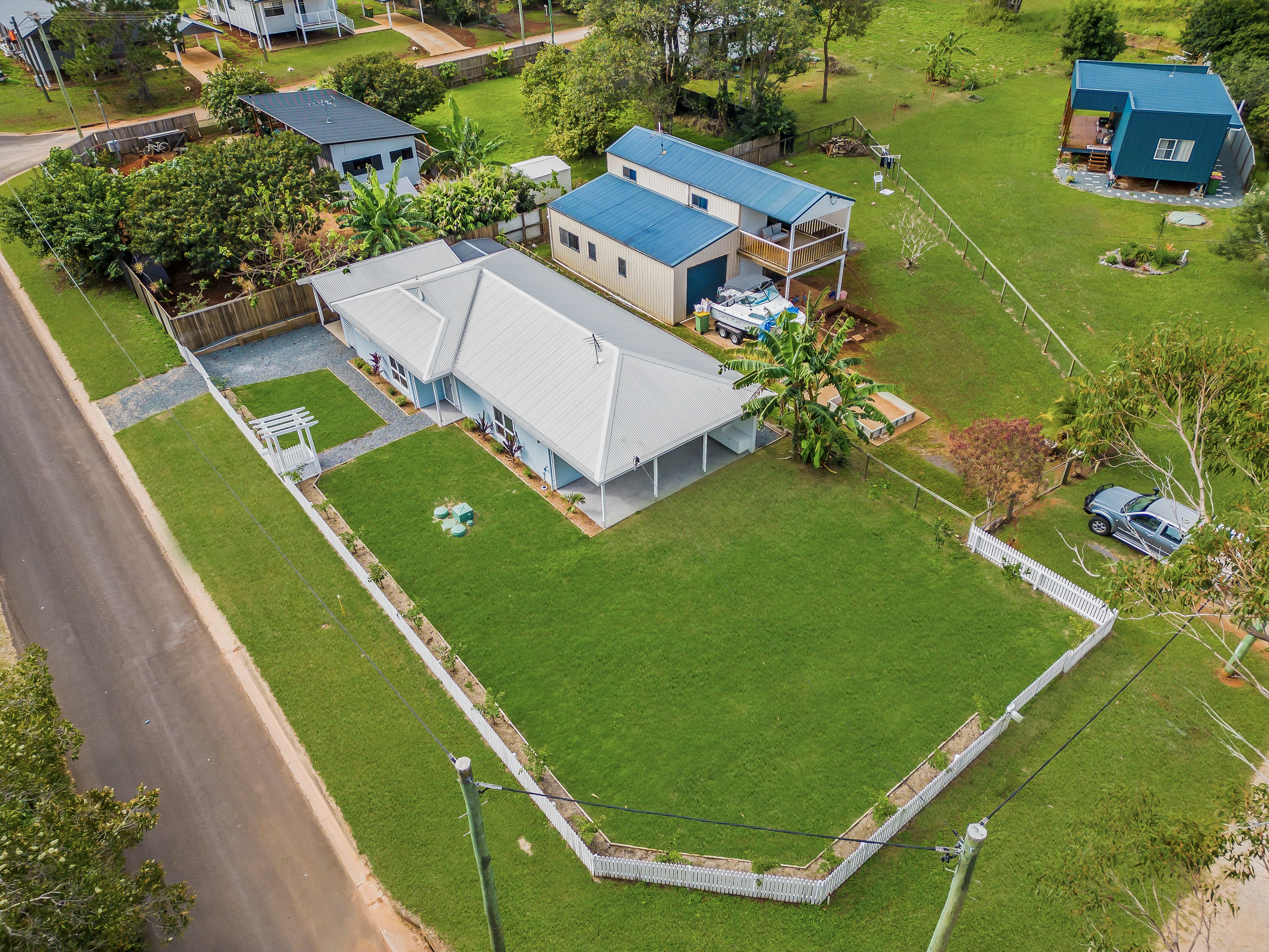 7 Peter Court, Macleay Island, Macleay Island - Image 1
