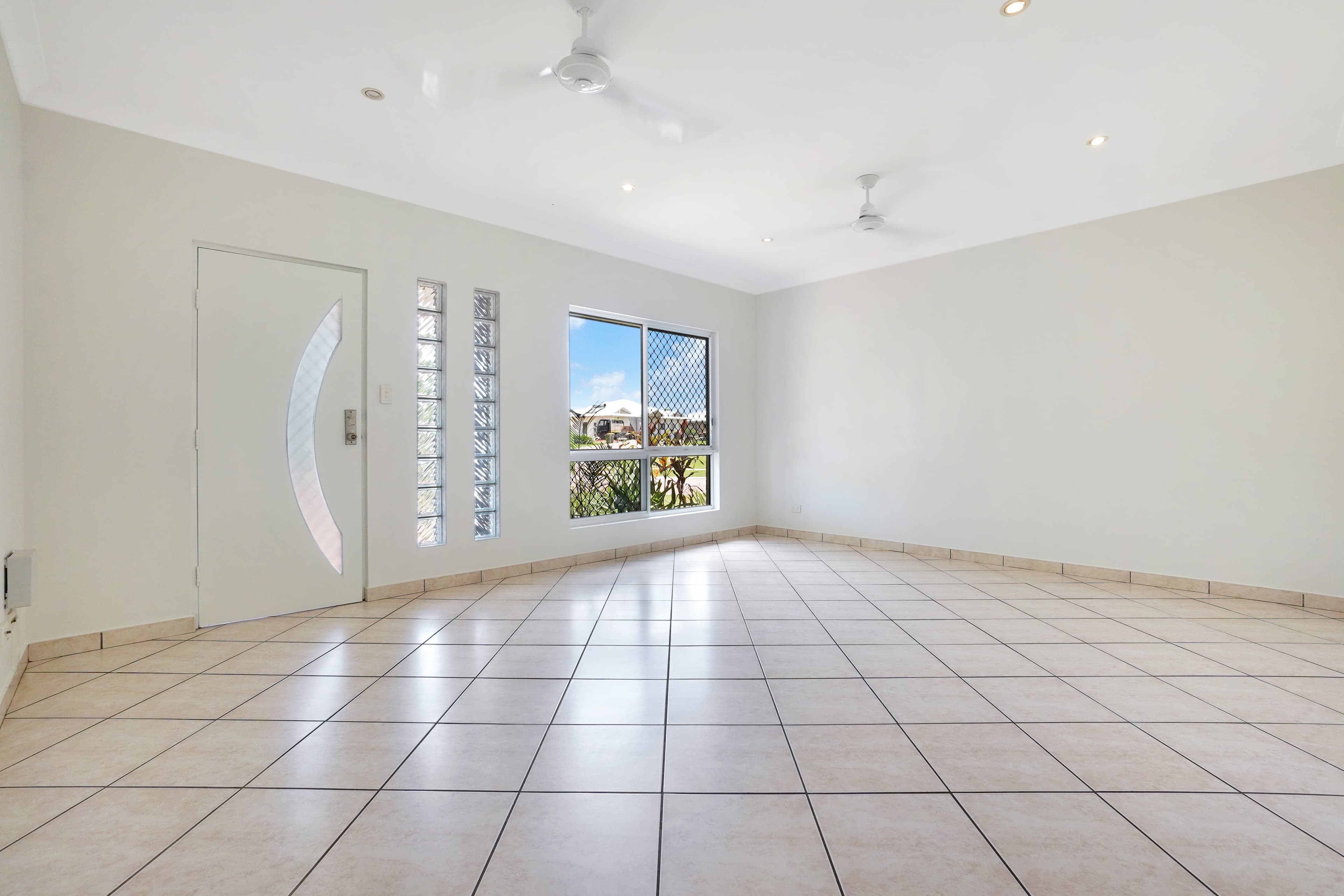 72 Inverway Circuit, Farrar, Farrar - Thumbnail 3