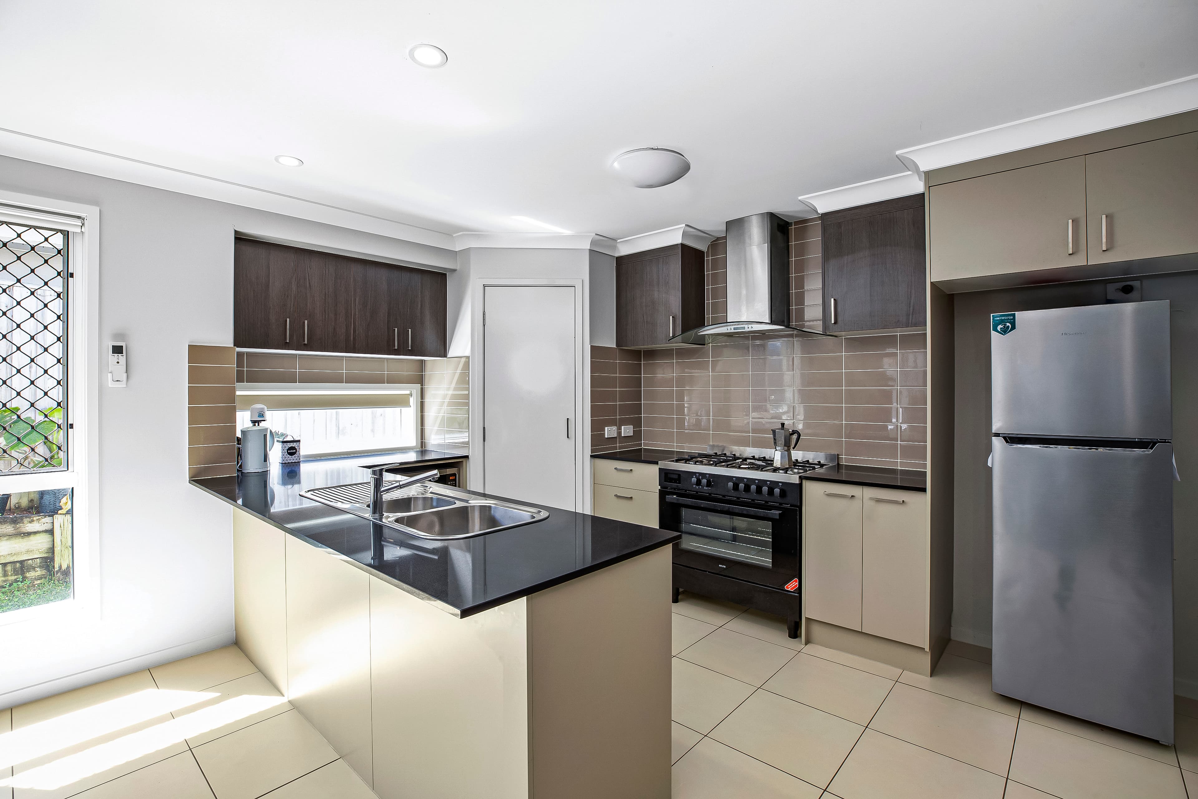 18 Newport Street, Peregian Beach, Peregian Beach - Thumbnail 2