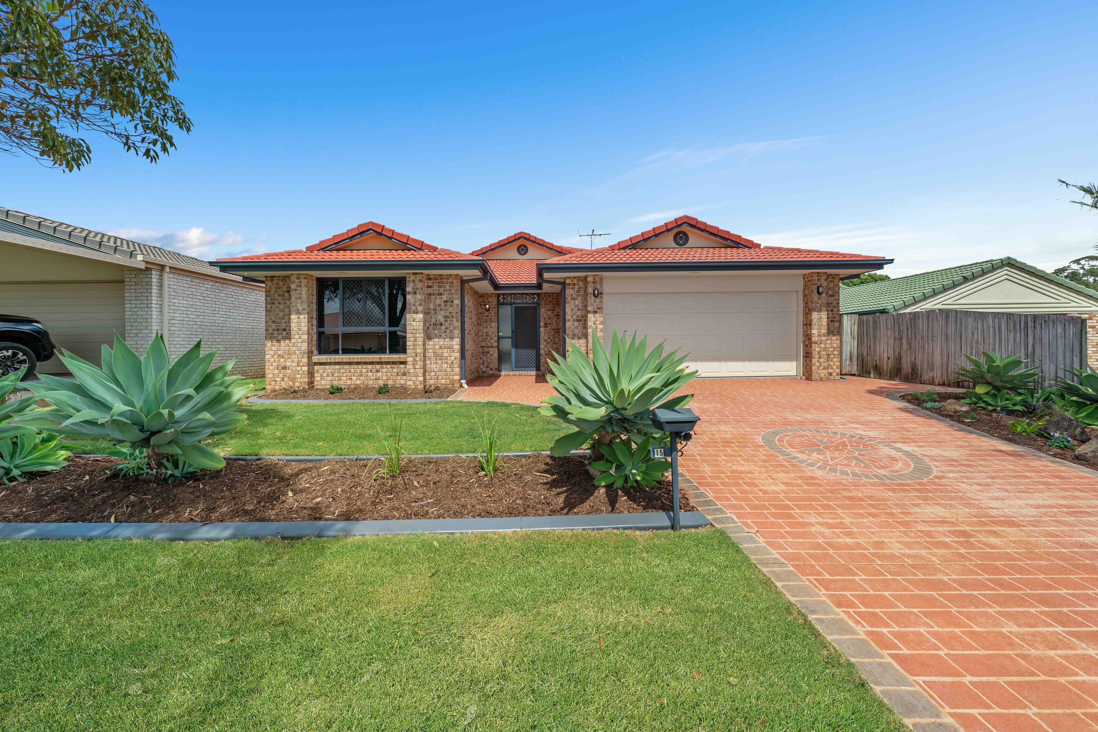 15 Seaholly Crescent, Victoria Point, Victoria Point - Thumbnail 2
