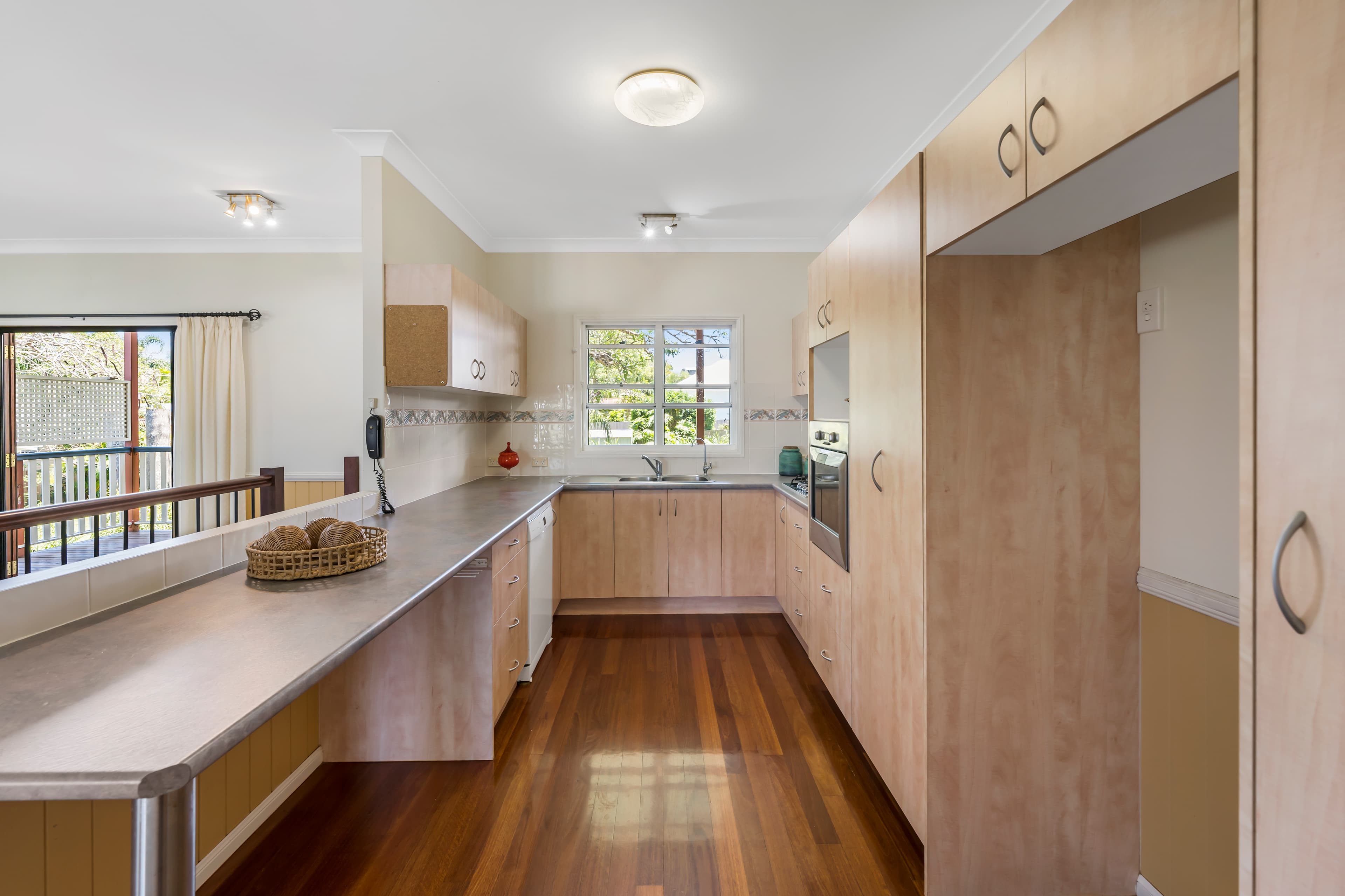 31 Selina Street, Wynnum, Wynnum - Thumbnail 5