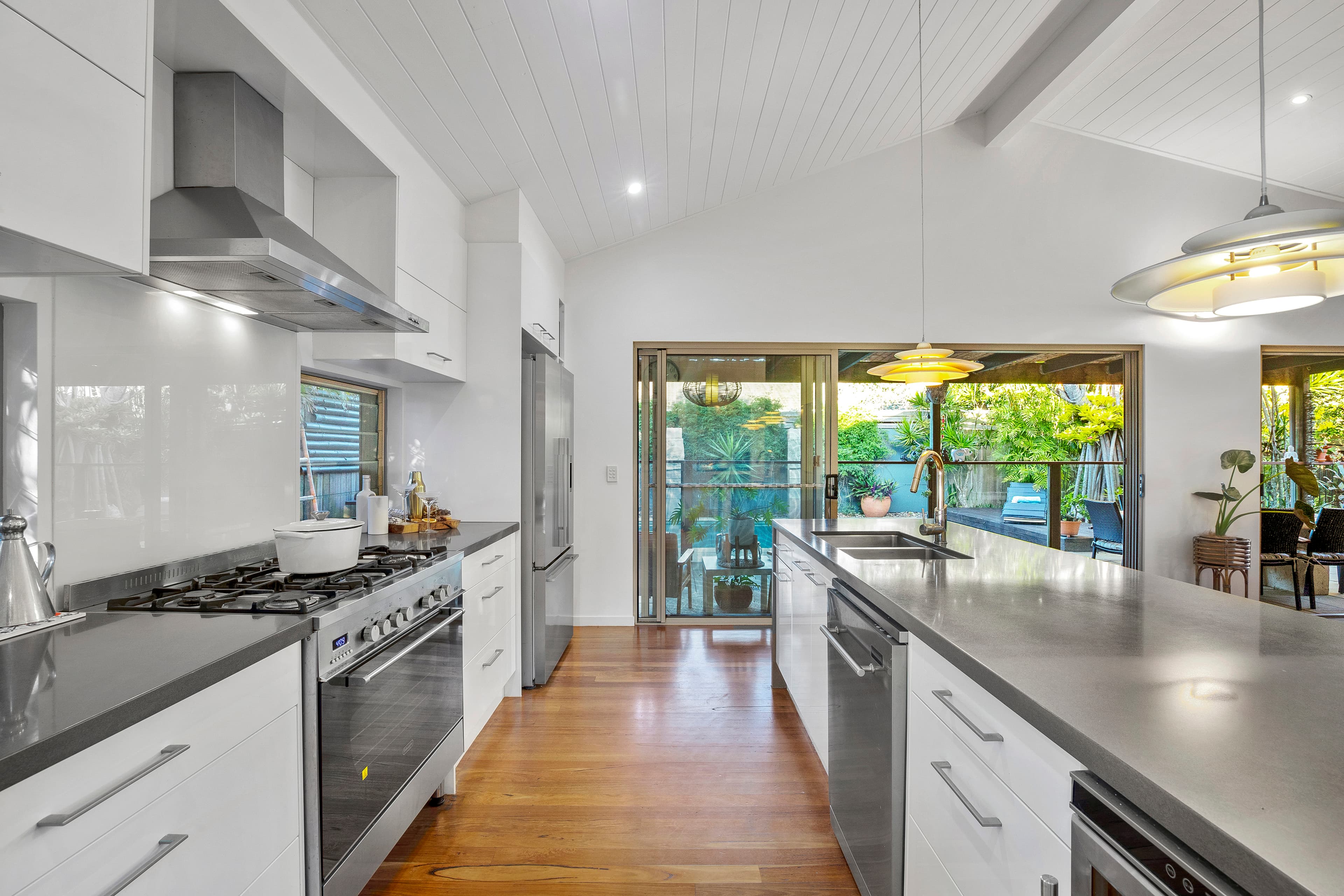 2 Columbus Court, Sunrise Beach, Sunrise Beach - Thumbnail 7