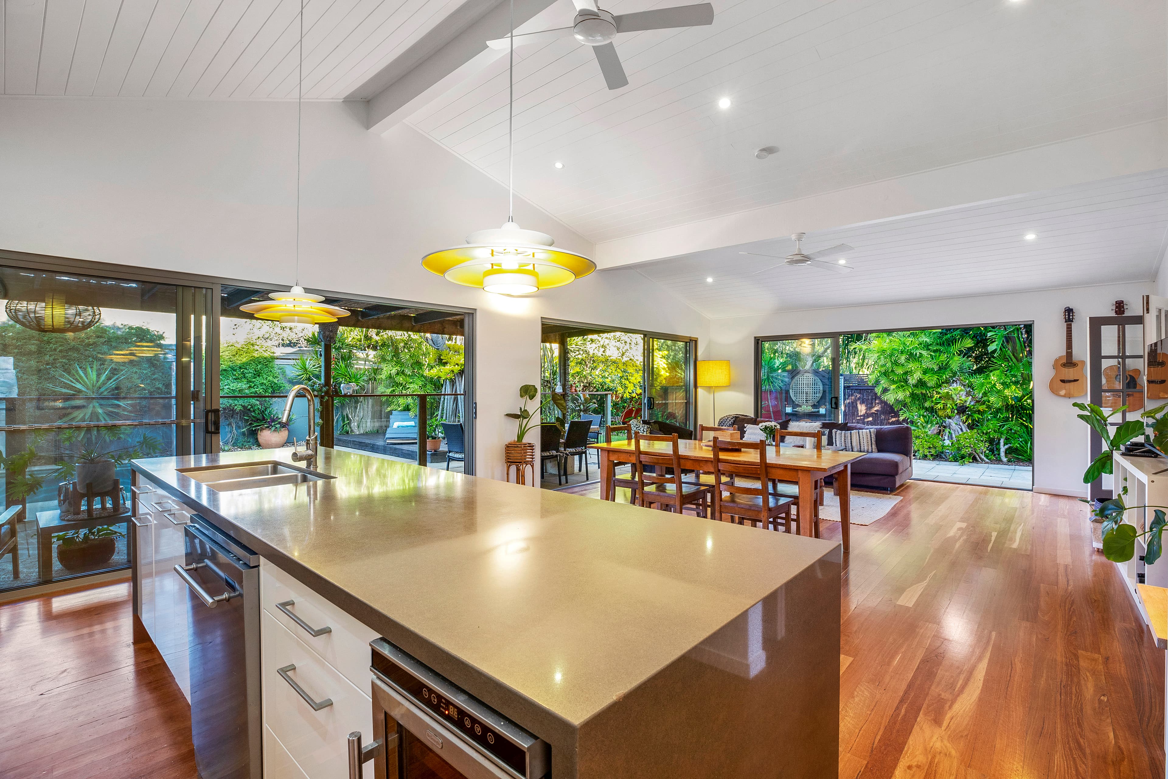 2 Columbus Court, Sunrise Beach, Sunrise Beach - Thumbnail 2