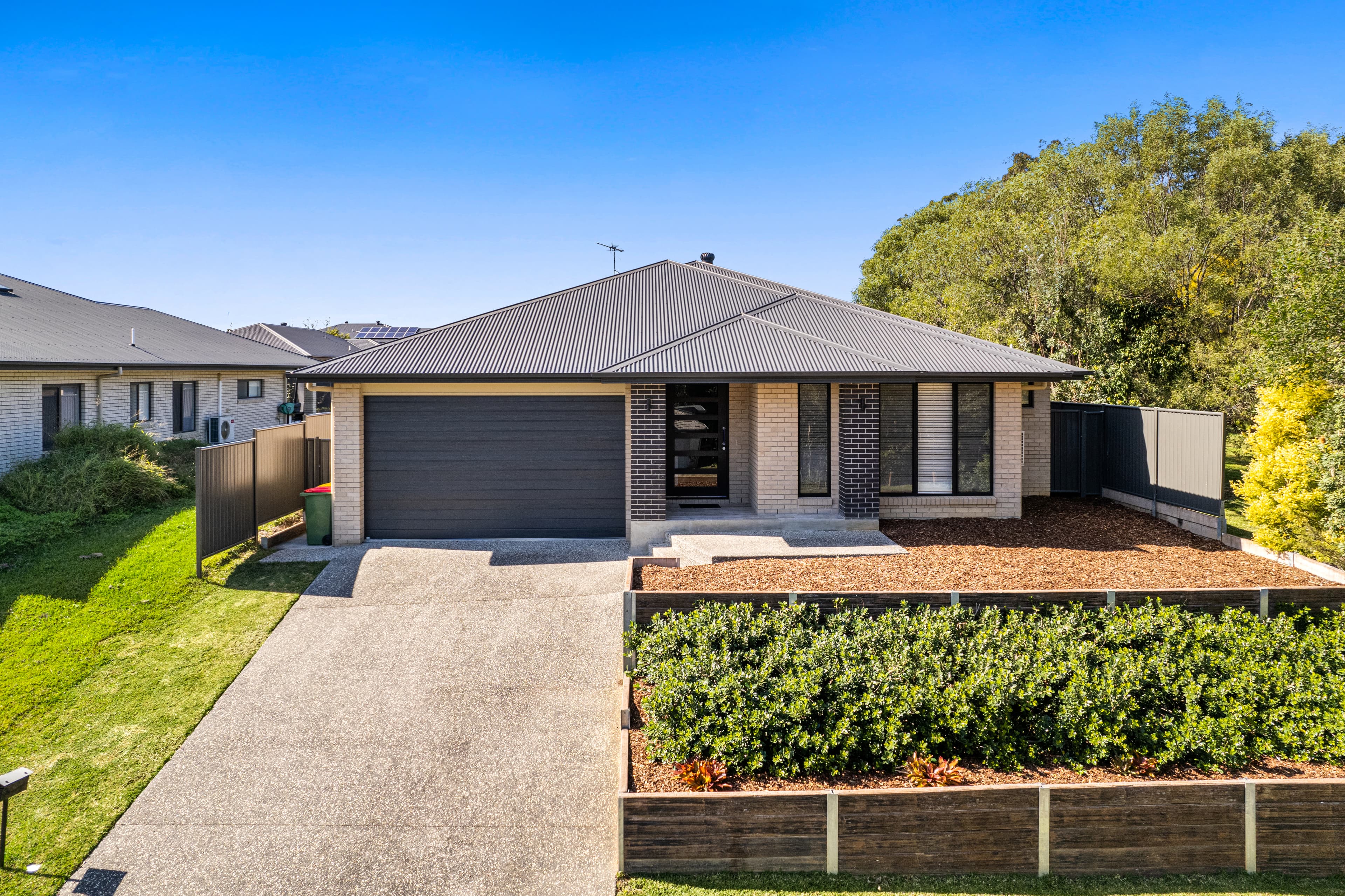 8 Vanstone Way, Redland Bay, Redland Bay - Image 1