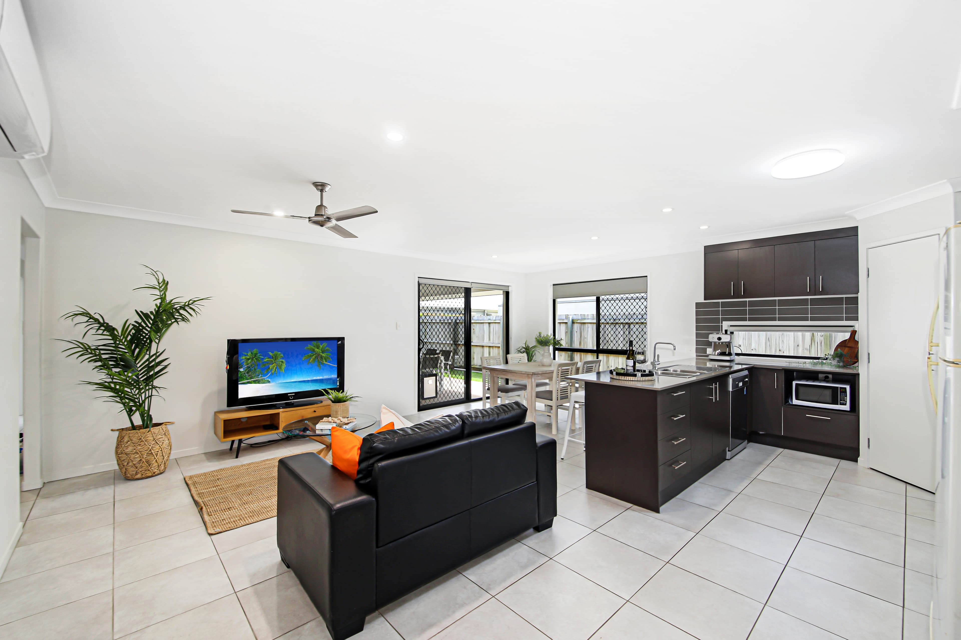 4 Silky Oak Court, Peregian Springs, Peregian Springs - Thumbnail 2