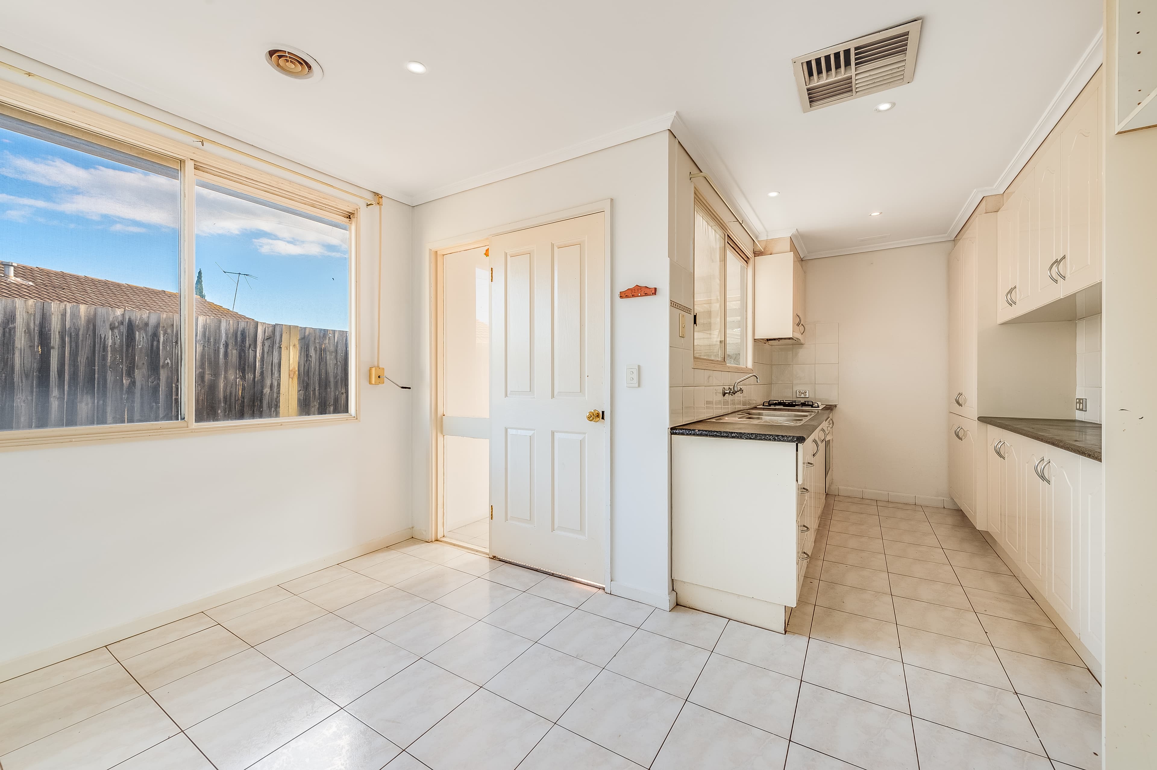 115 Talintyre Road, Sunshine West, Sunshine West - Thumbnail 2