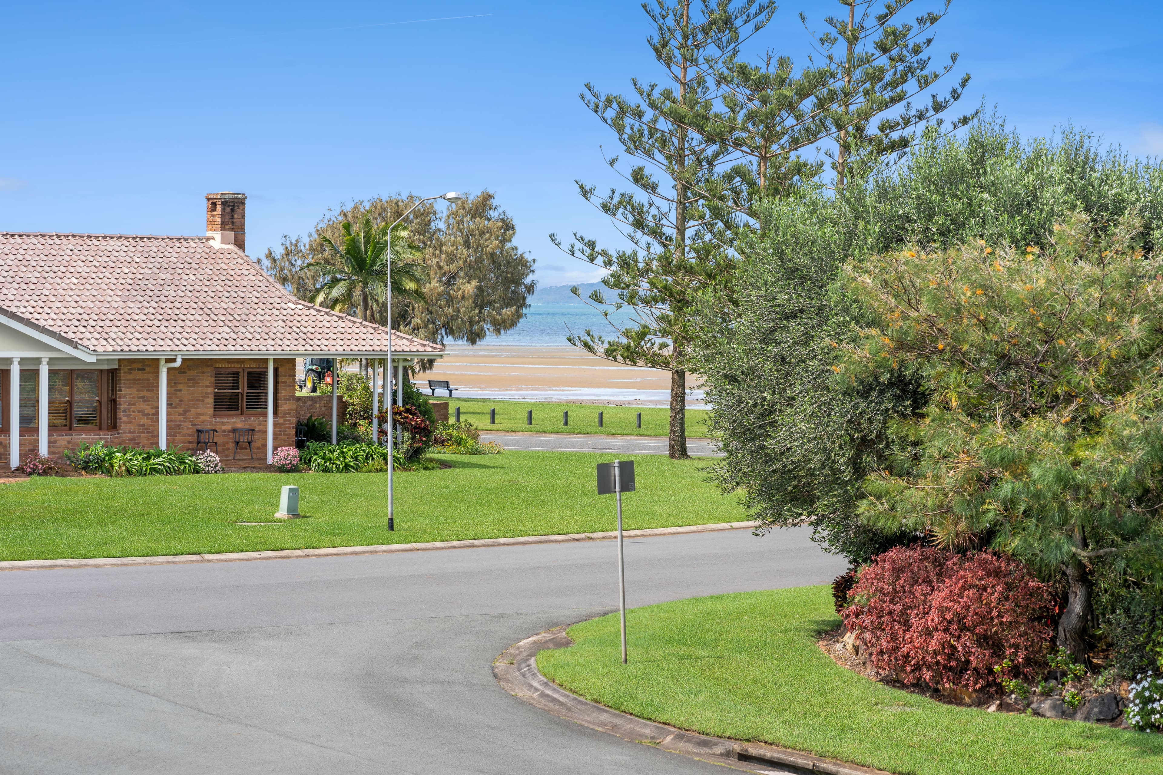 2 Finuge Court, Victoria Point, Victoria Point - Thumbnail 2