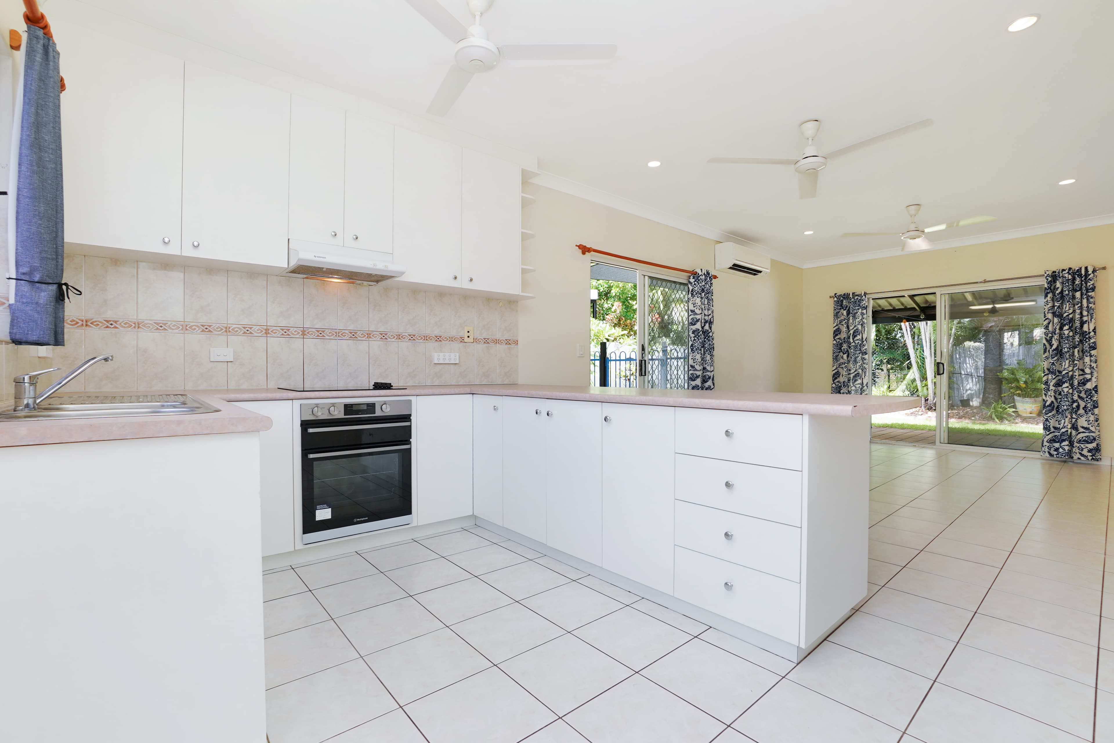 3/7 Negri Street, Bakewell, Bakewell - Thumbnail 2