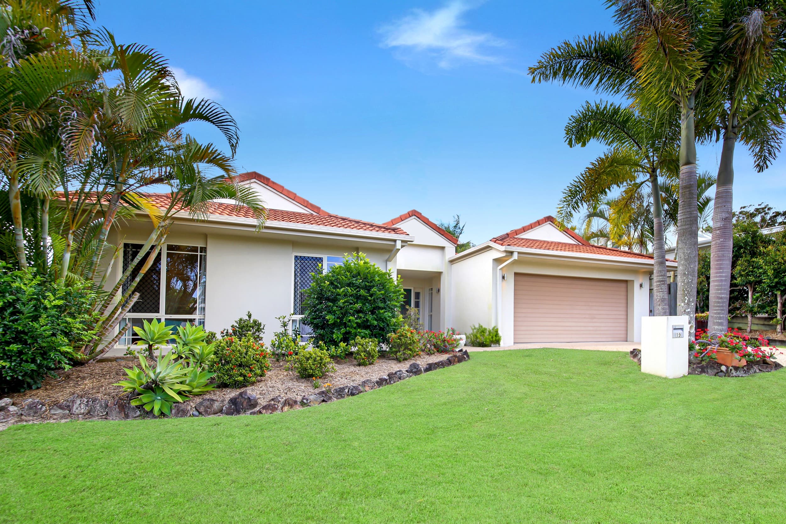 19 Maddens Crescent, Peregian Springs, Peregian Springs - Thumbnail 2