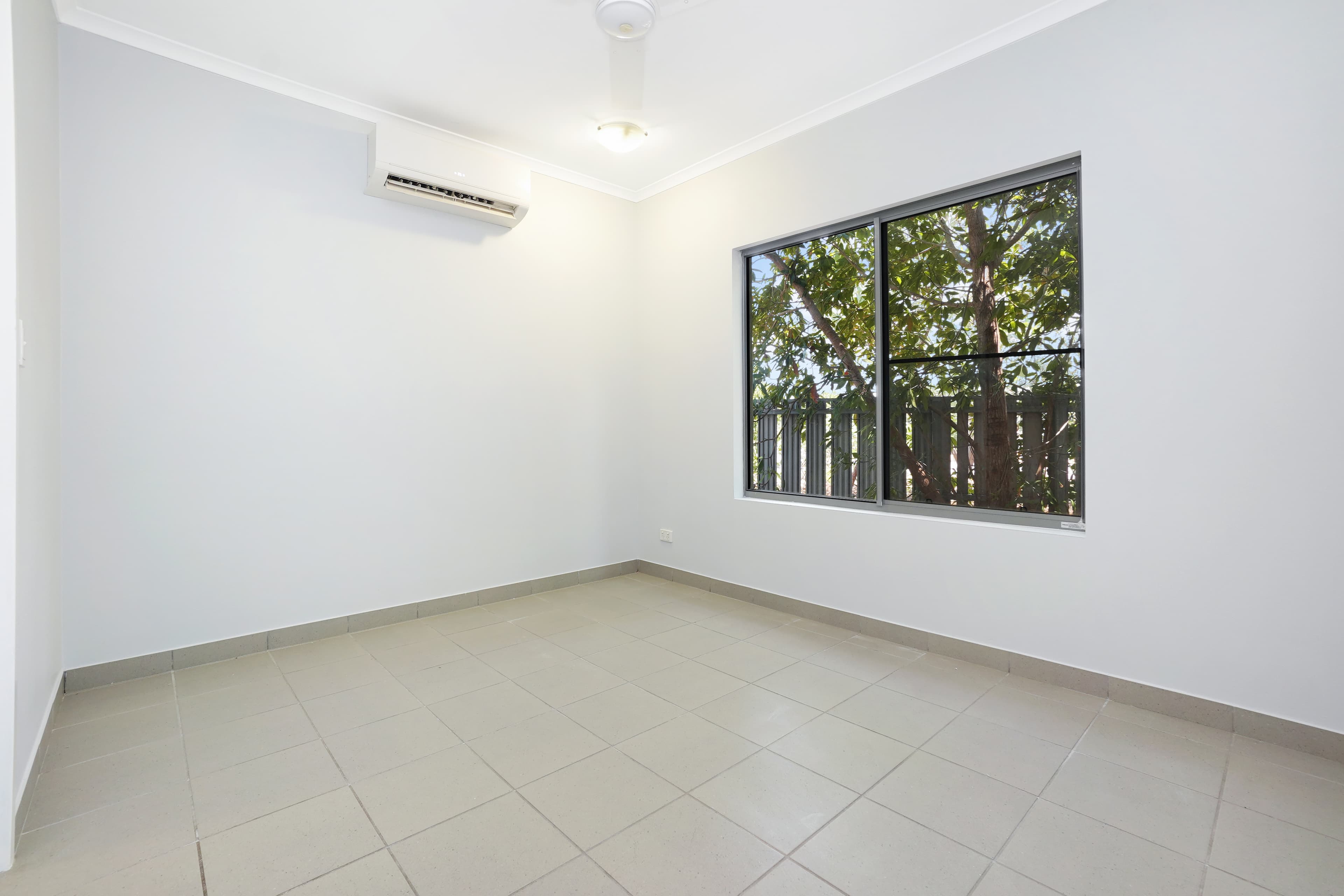 4/10 Damascene Crescent, Bellamack, Bellamack - Thumbnail 7