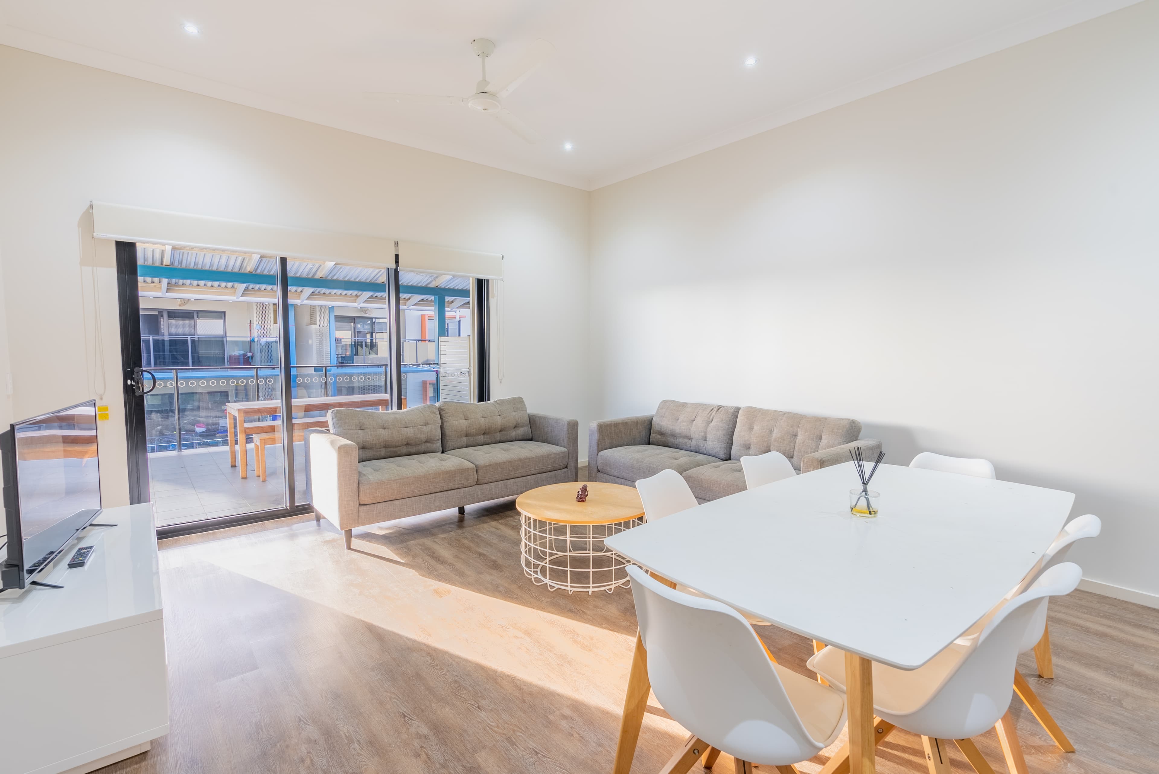 240/129 Flynn Circuit, Bellamack, Bellamack - Thumbnail 2