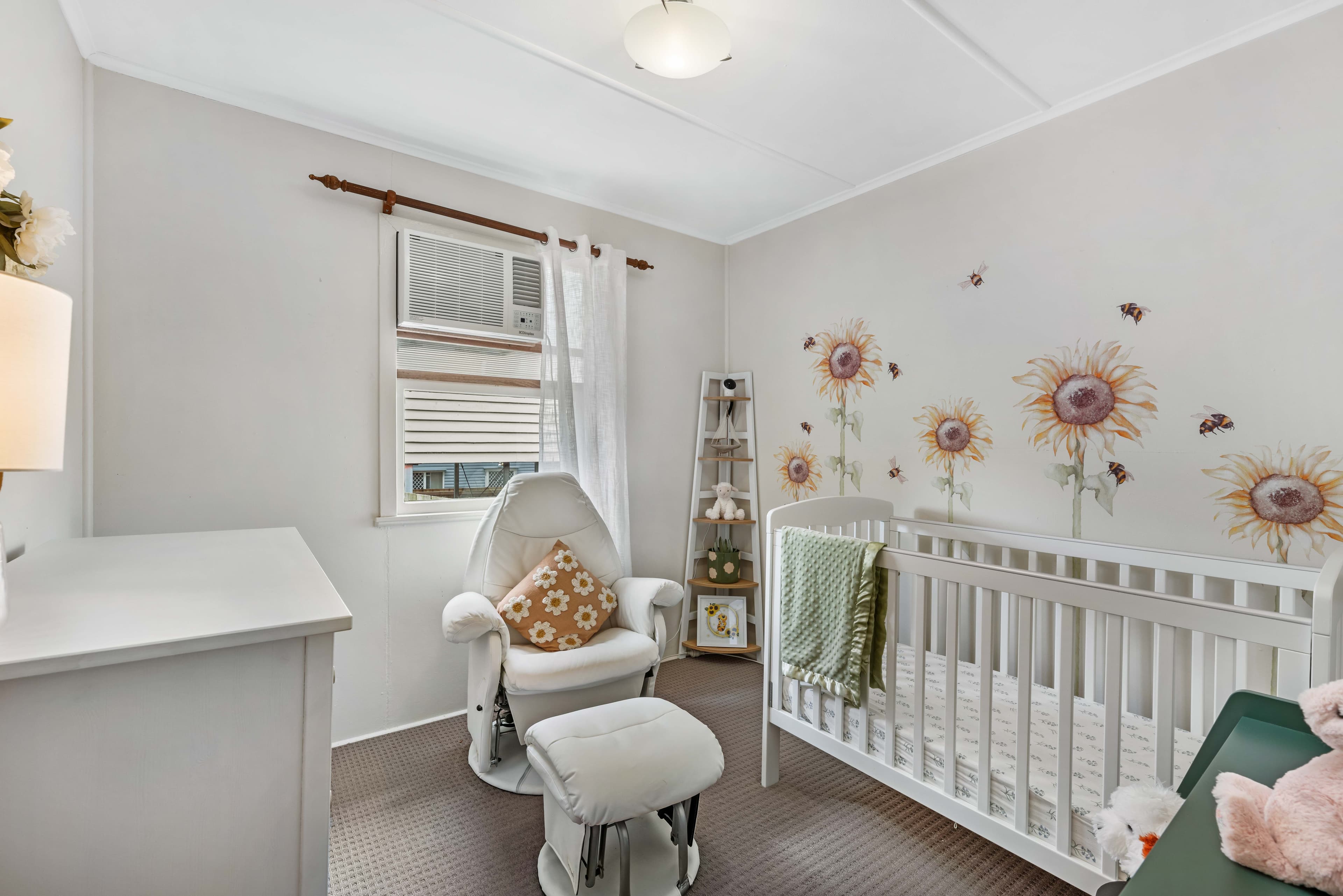 327 Whites Road, Lota, Lota - Thumbnail 7
