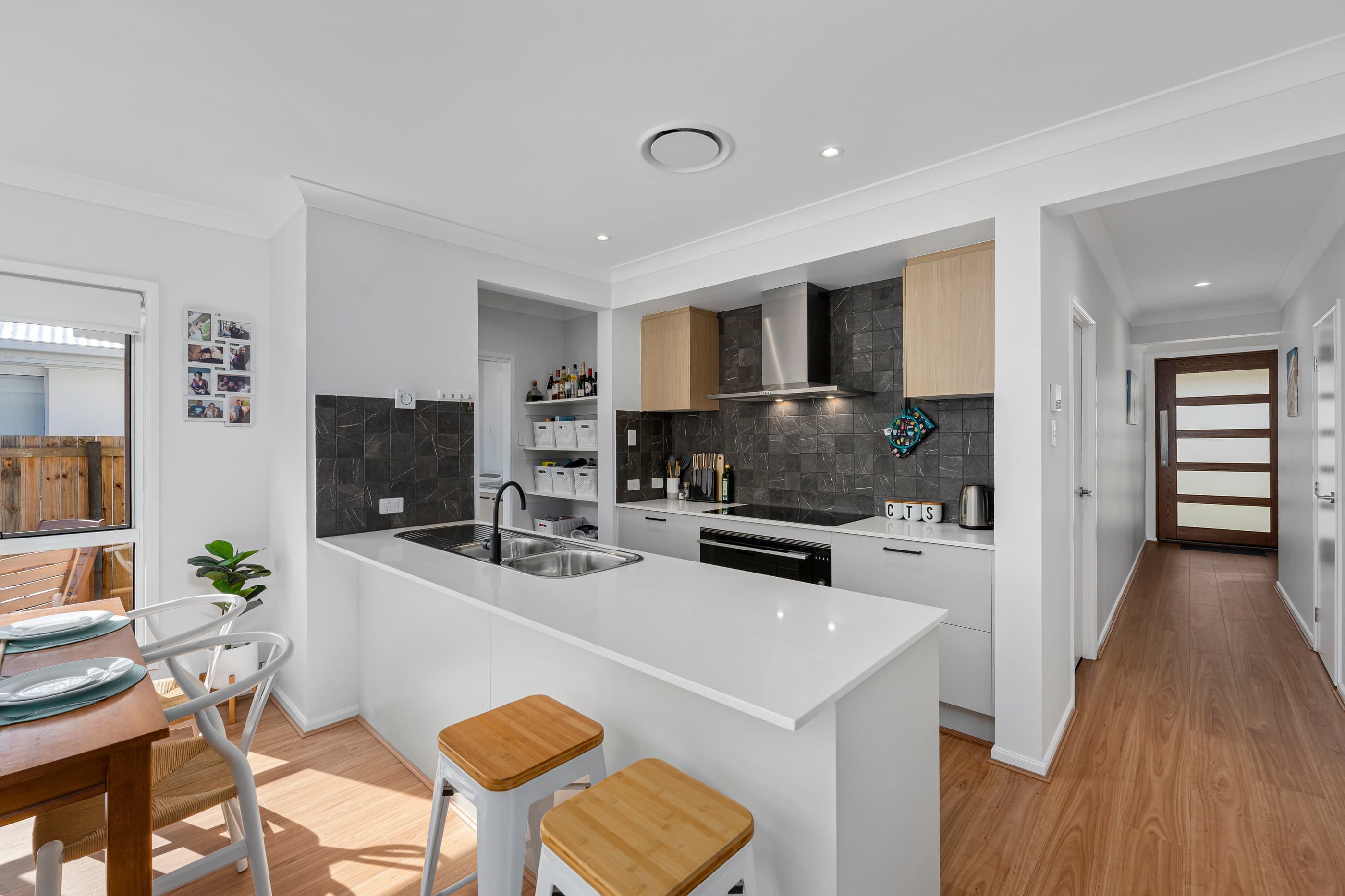 84 Kinross Road, Thornlands, Thornlands - Thumbnail 2