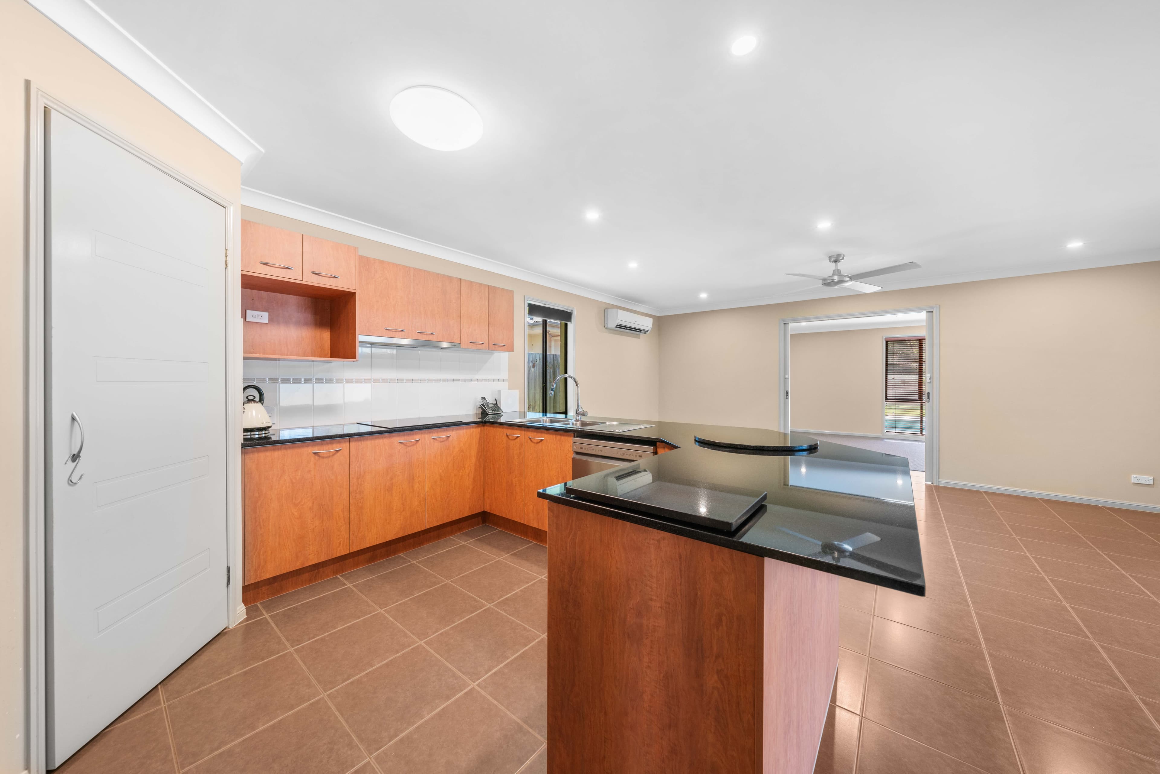 101 Red Gum Crescent, Wakerley, Wakerley - Thumbnail 4