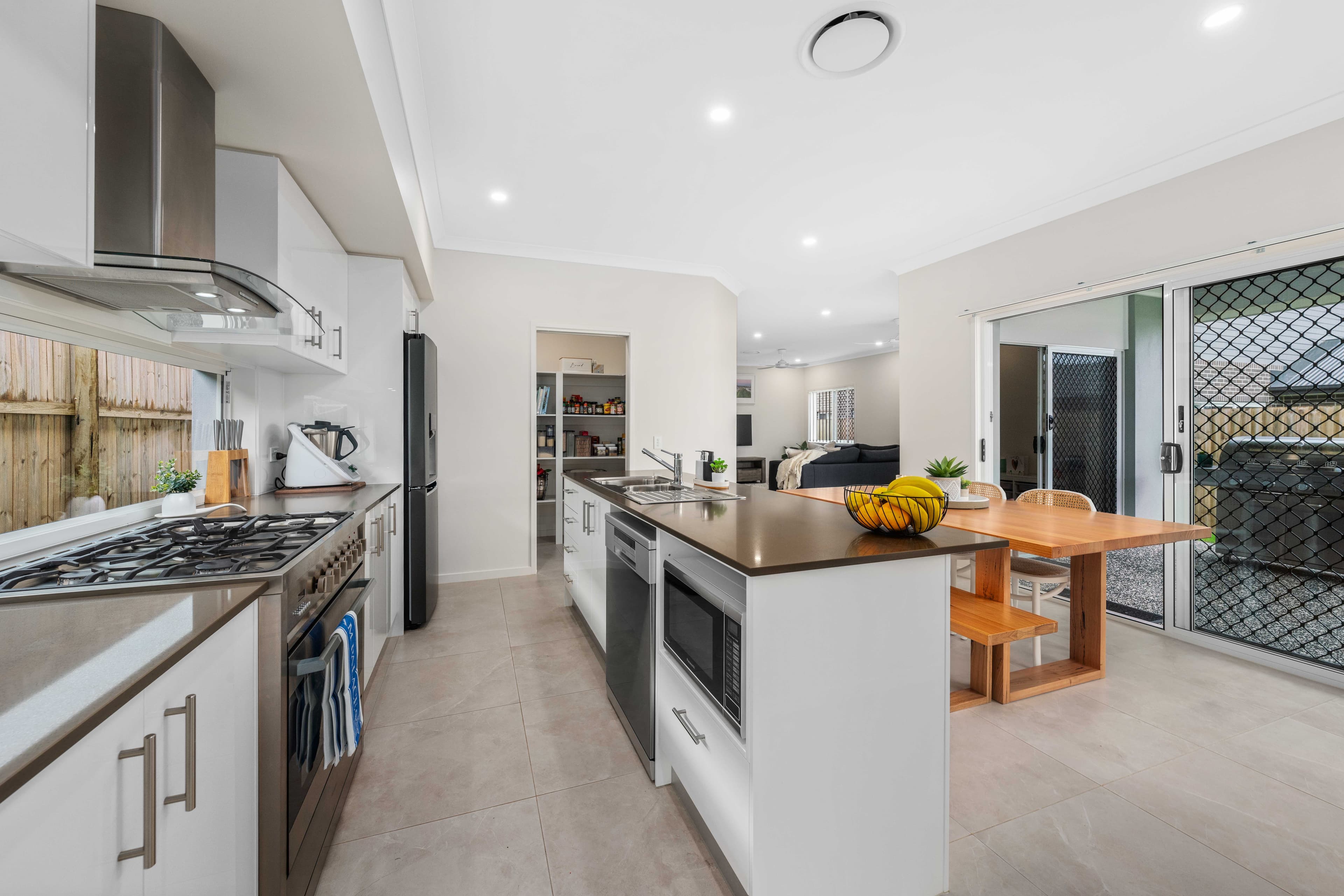 22 Shoreline Avenue, Redland Bay, Redland Bay - Thumbnail 8