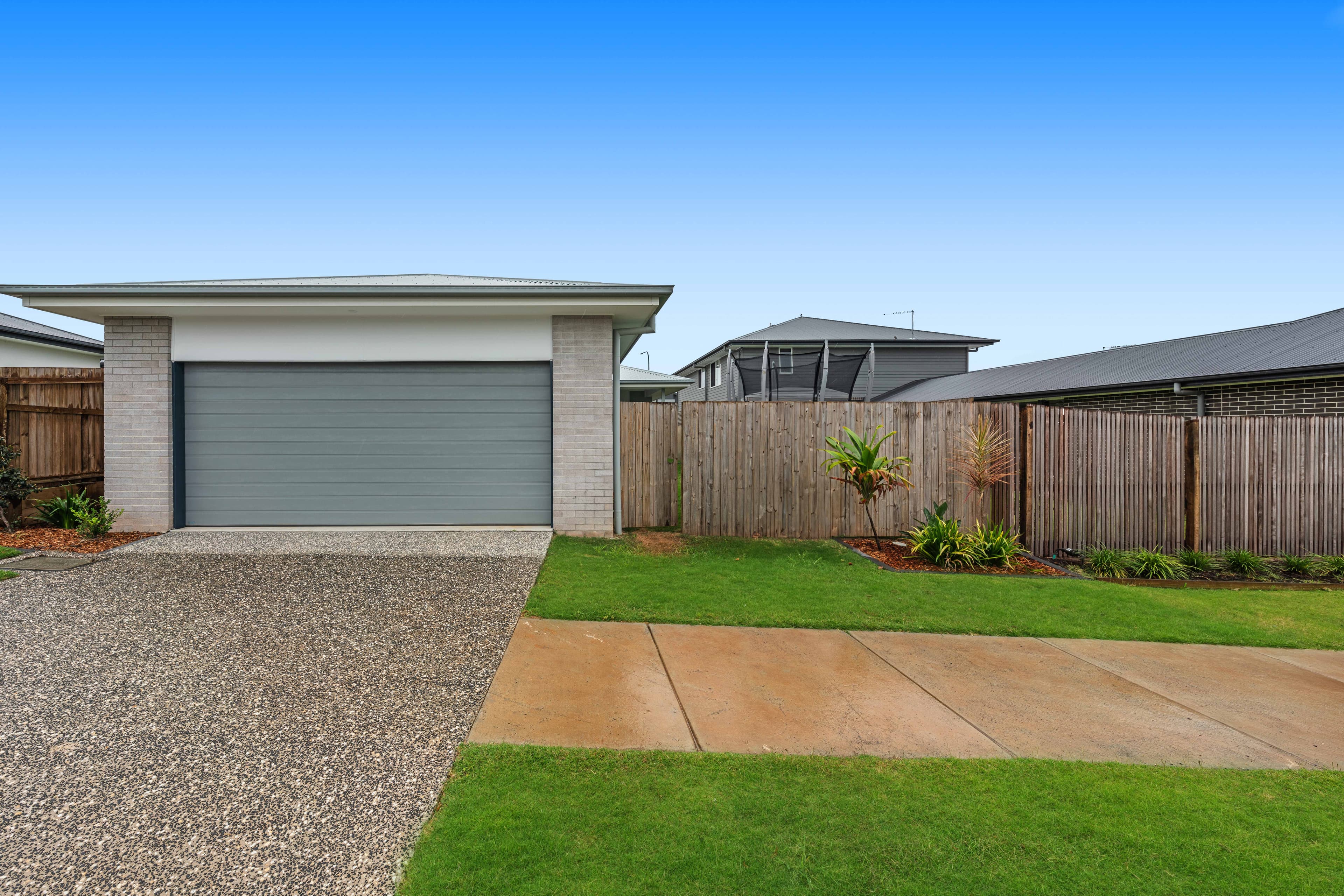 22 Shoreline Avenue, Redland Bay, Redland Bay - Thumbnail 2