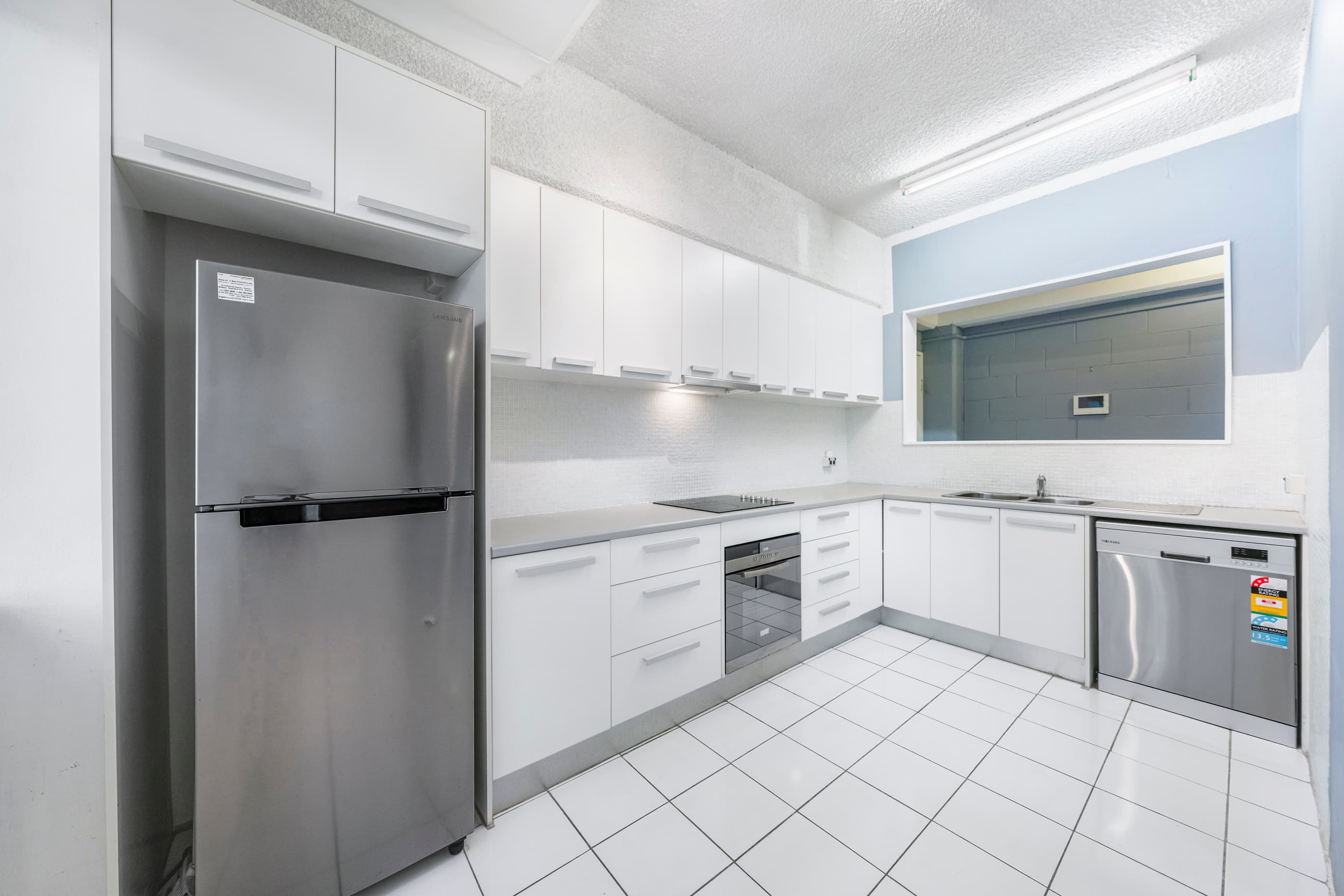 Unit 5/67 Saint Pauls Terrace, Spring Hill, Spring Hill - Thumbnail 3