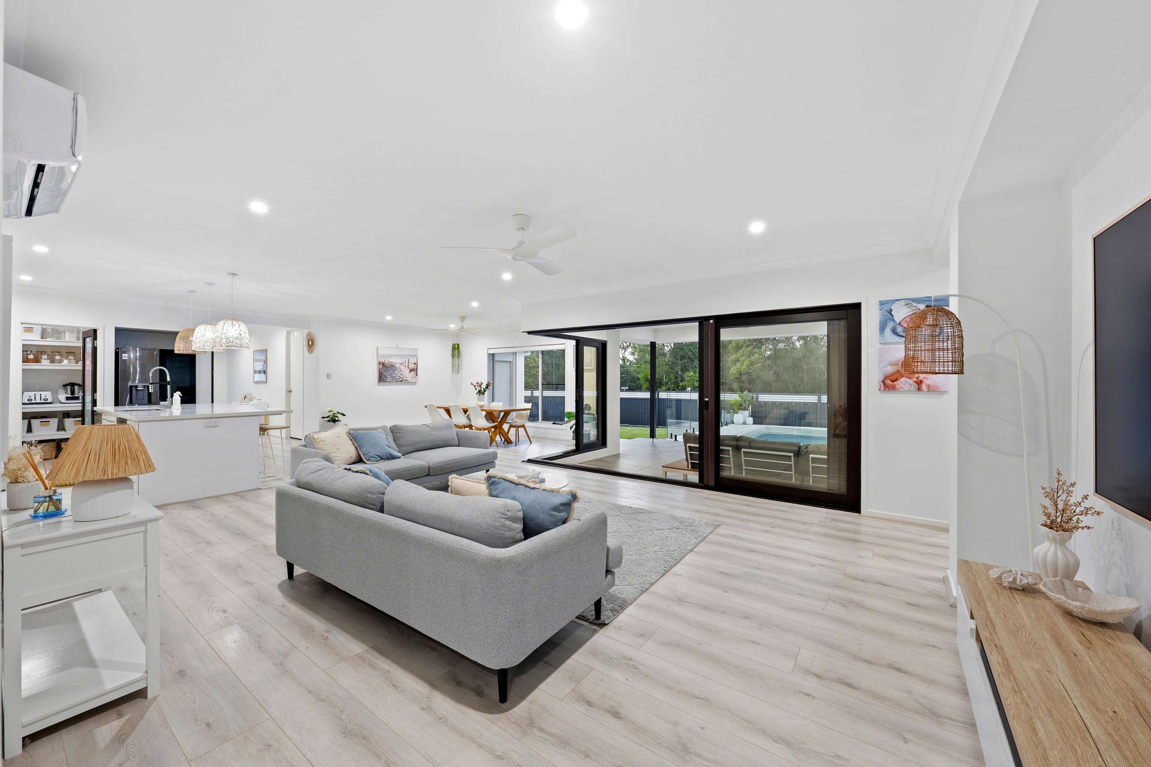 20 Vanstone Way, Redland Bay, Redland Bay - Thumbnail 6