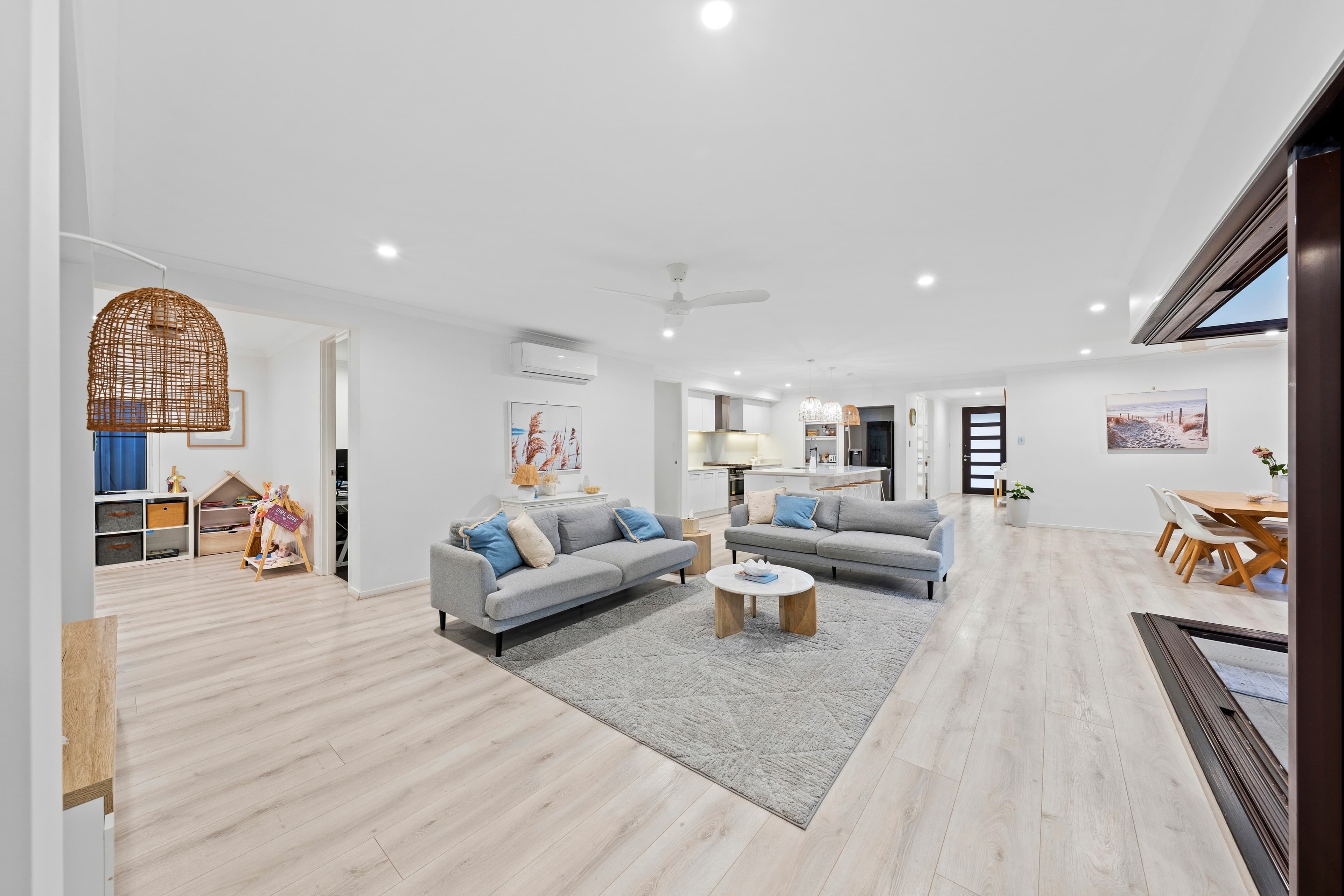 20 Vanstone Way, Redland Bay, Redland Bay - Thumbnail 8