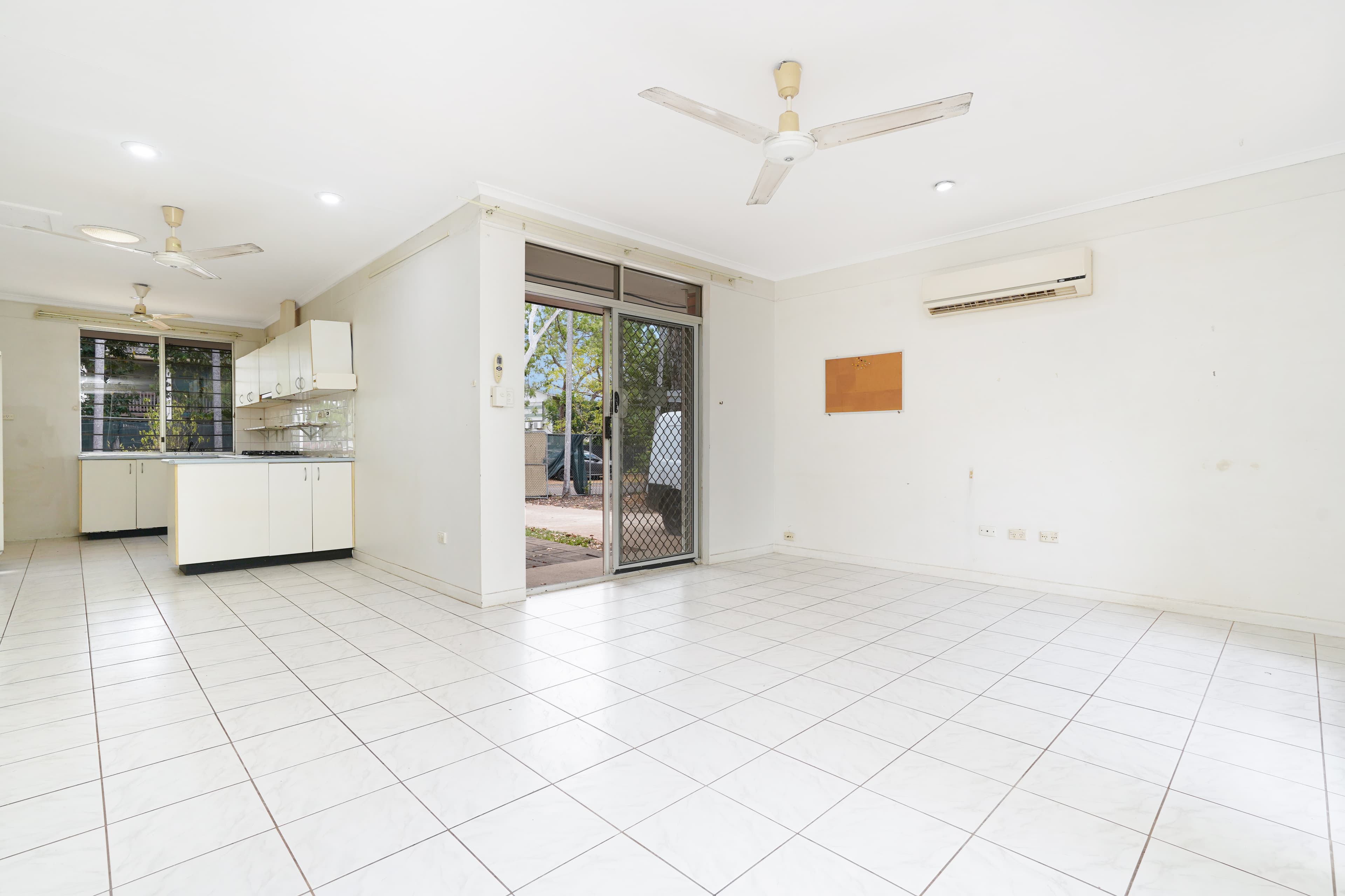 35 Corrick Court, Moulden, Moulden - Thumbnail 6