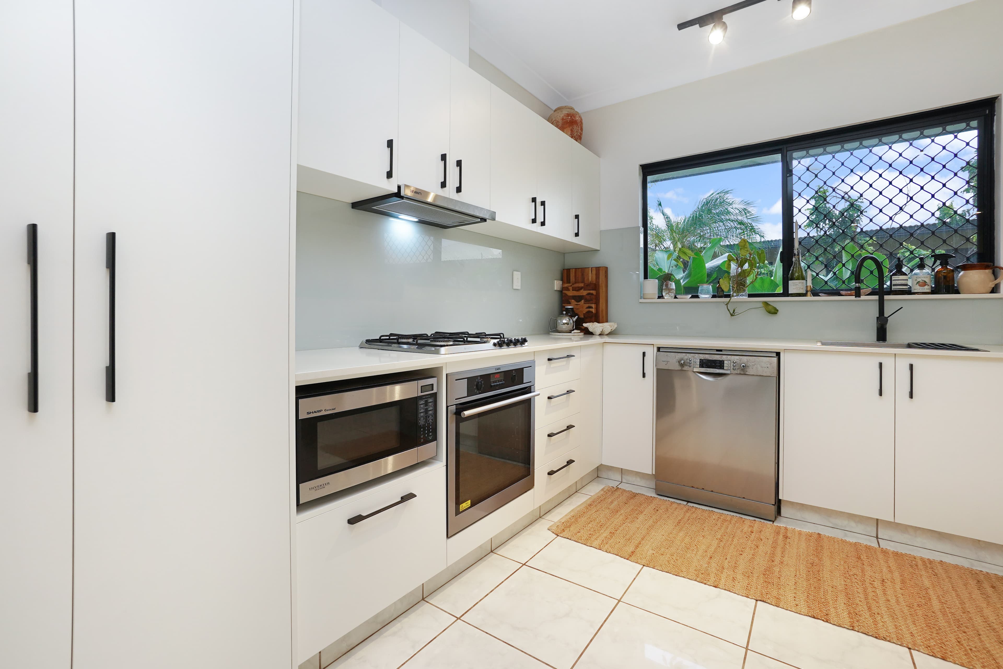 8 Davenport Court, Gunn, Gunn - Thumbnail 5