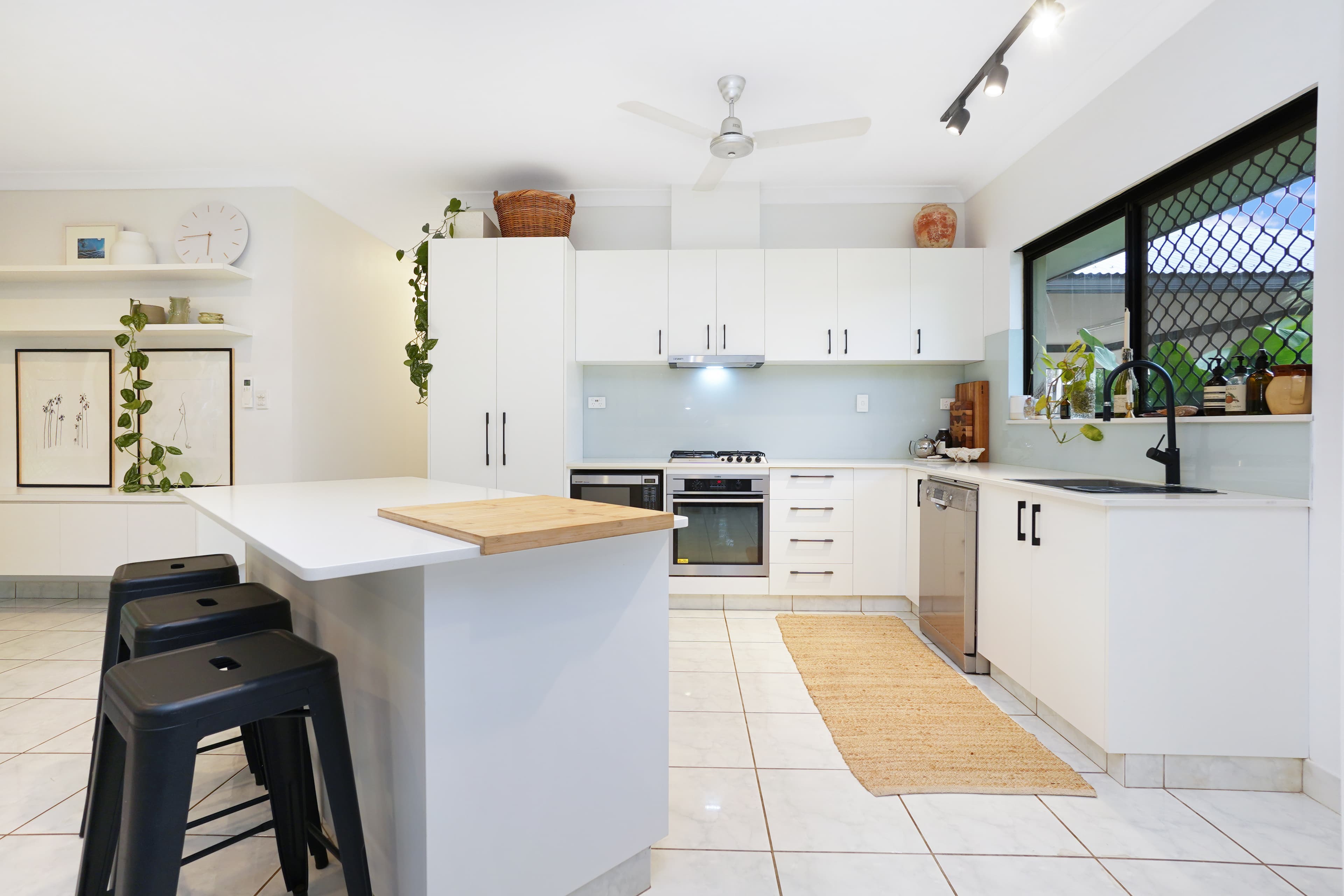 8 Davenport Court, Gunn, Gunn - Thumbnail 4