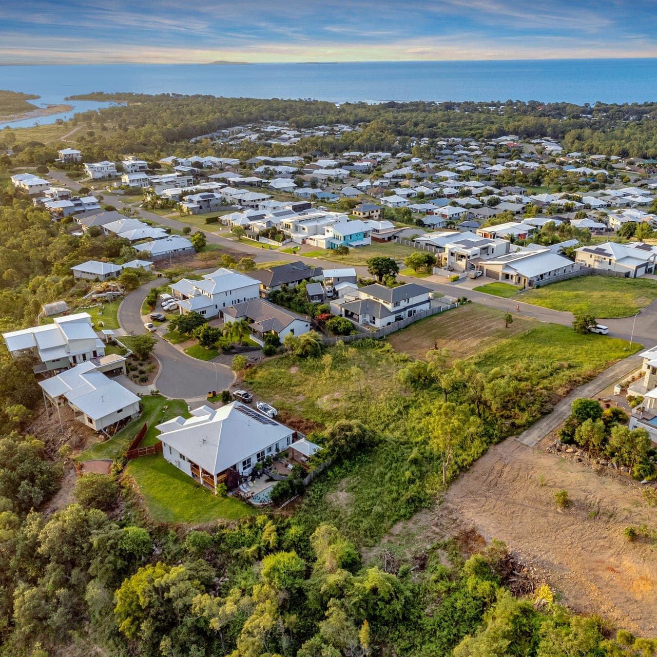 101 Goicoechea Drive, Bushland Beach, Bushland Beach - Thumbnail 2