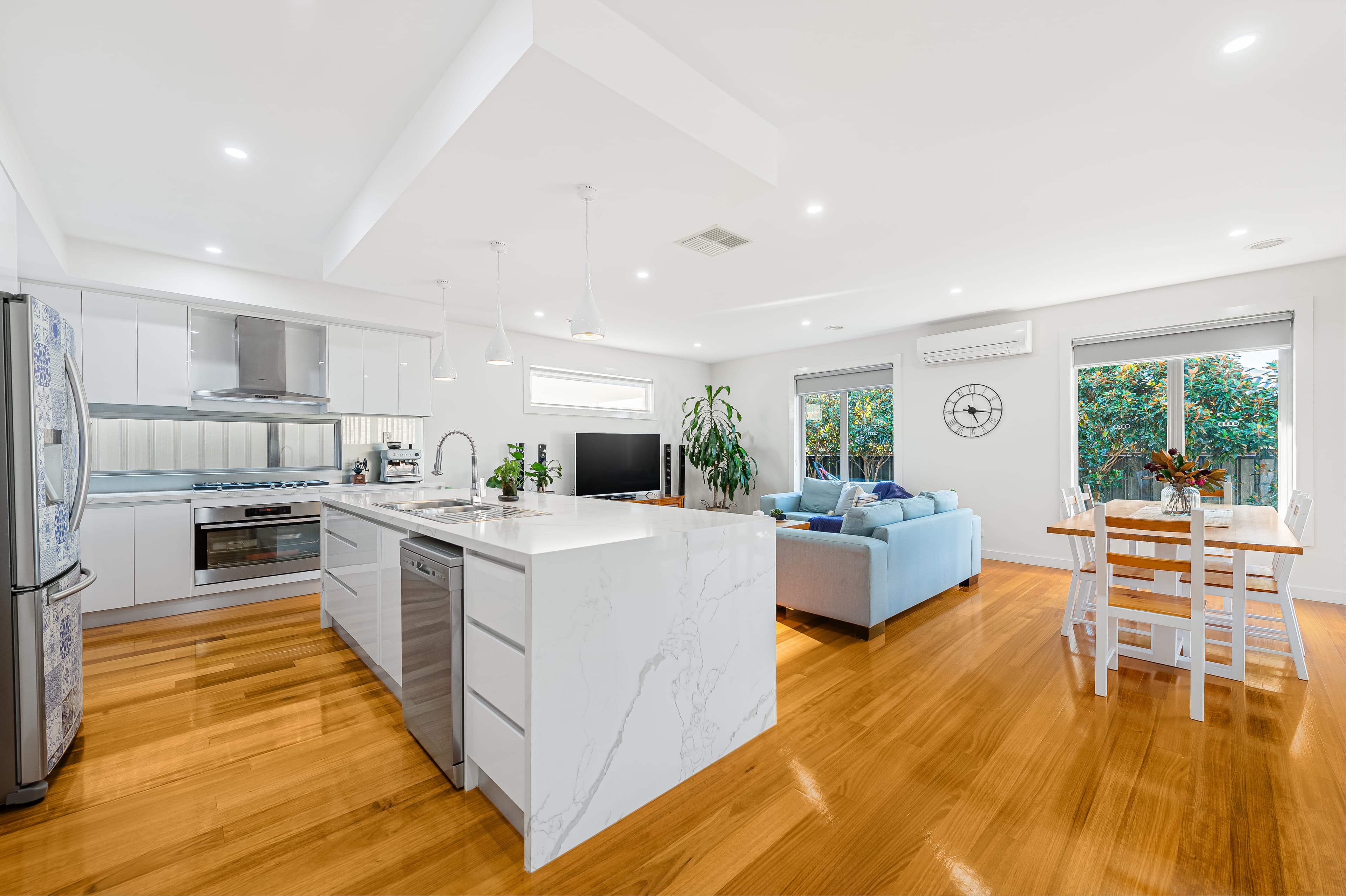 9 Montvale Drive, Craigieburn, Craigieburn - Thumbnail 2