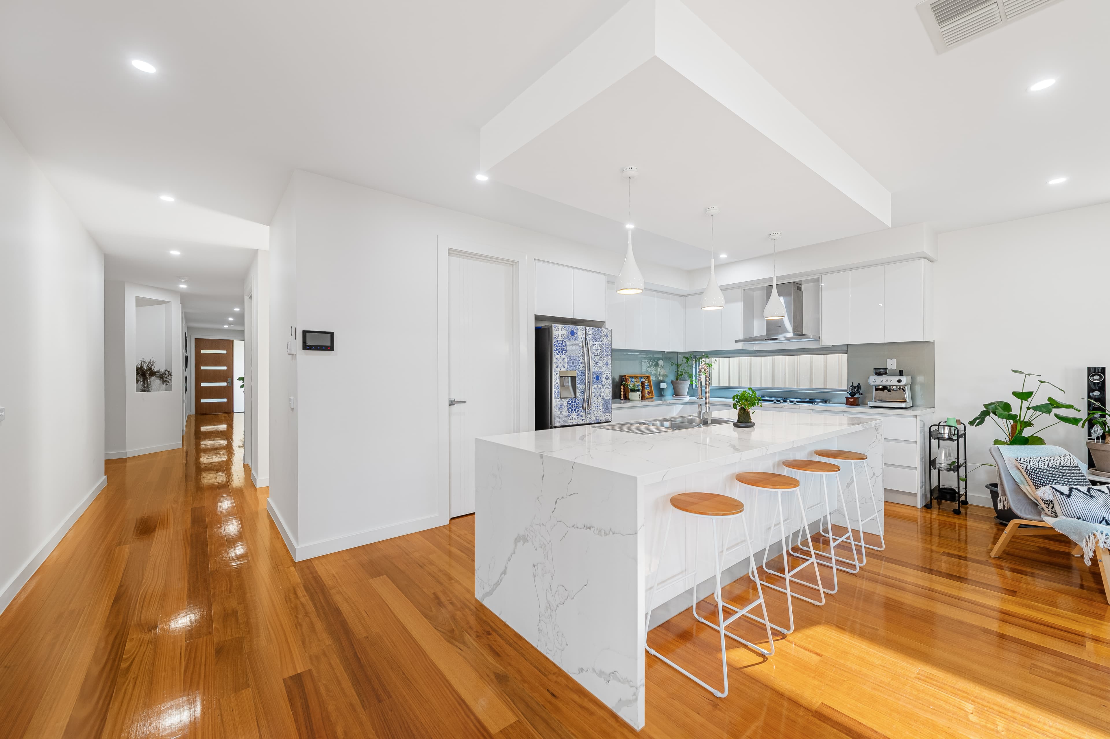 9 Montvale Drive, Craigieburn, Craigieburn - Thumbnail 3