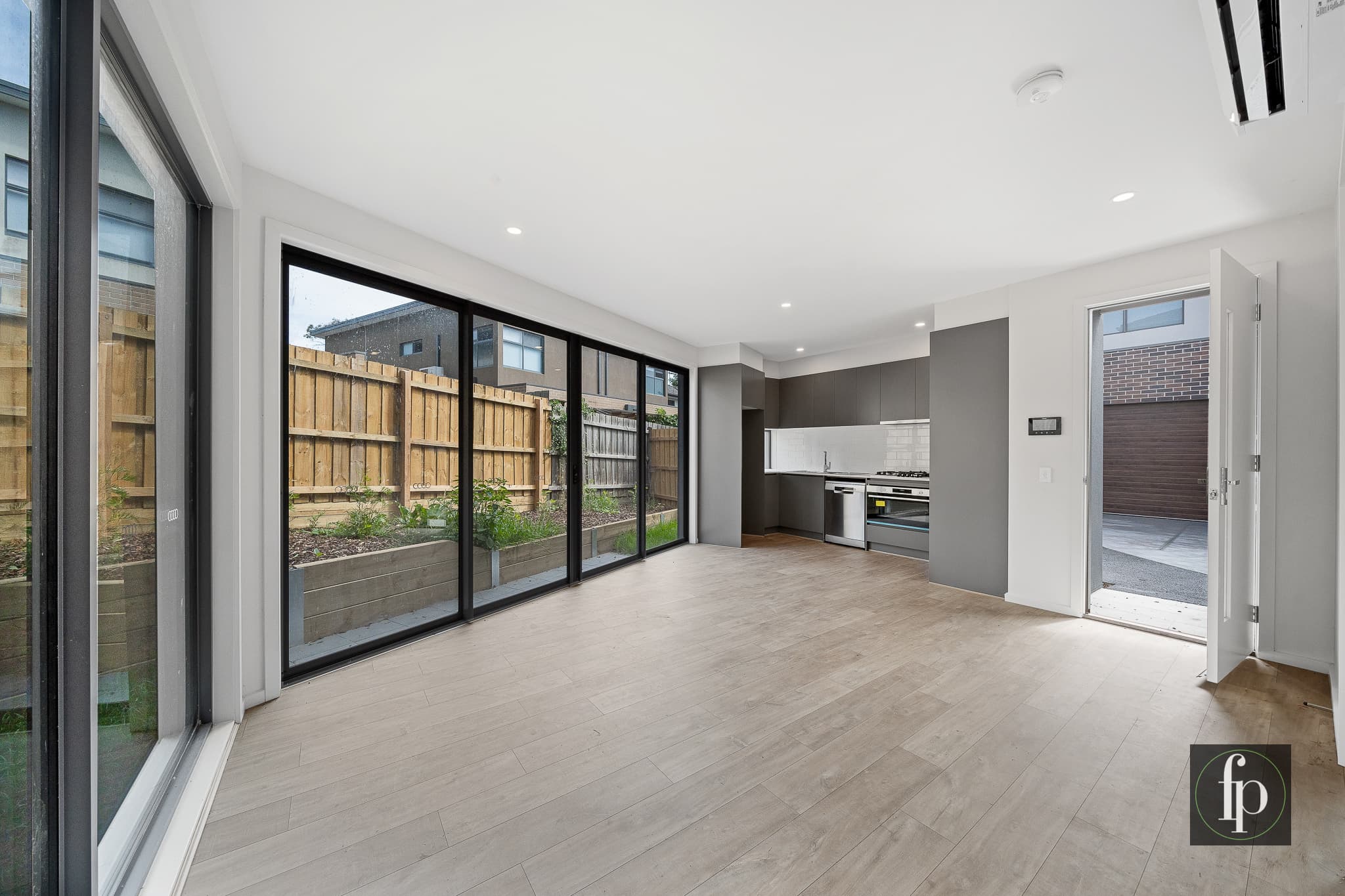 6/24 Lee Street, Frankston, Frankston - Thumbnail 3