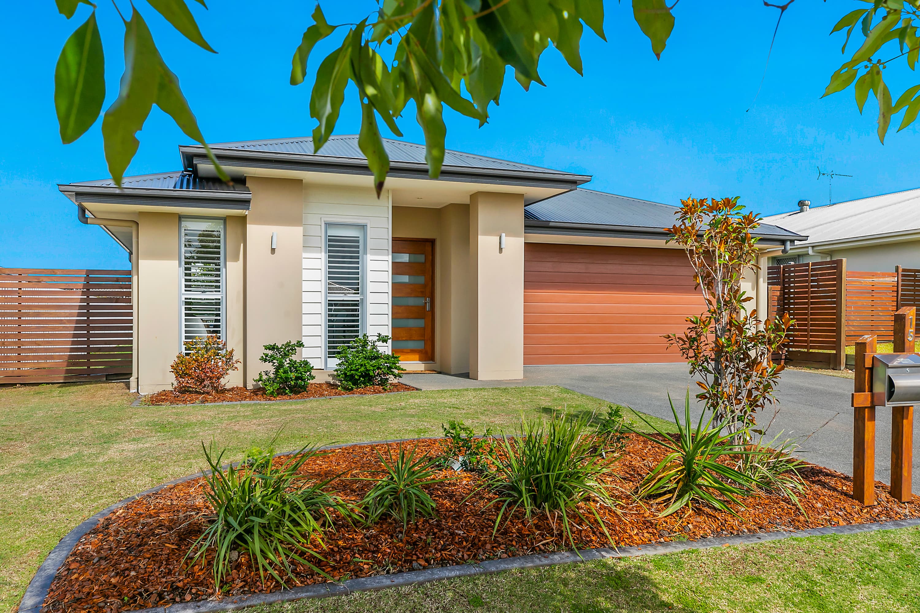 15 East Ridge Street, Thornlands, Thornlands - Image 1