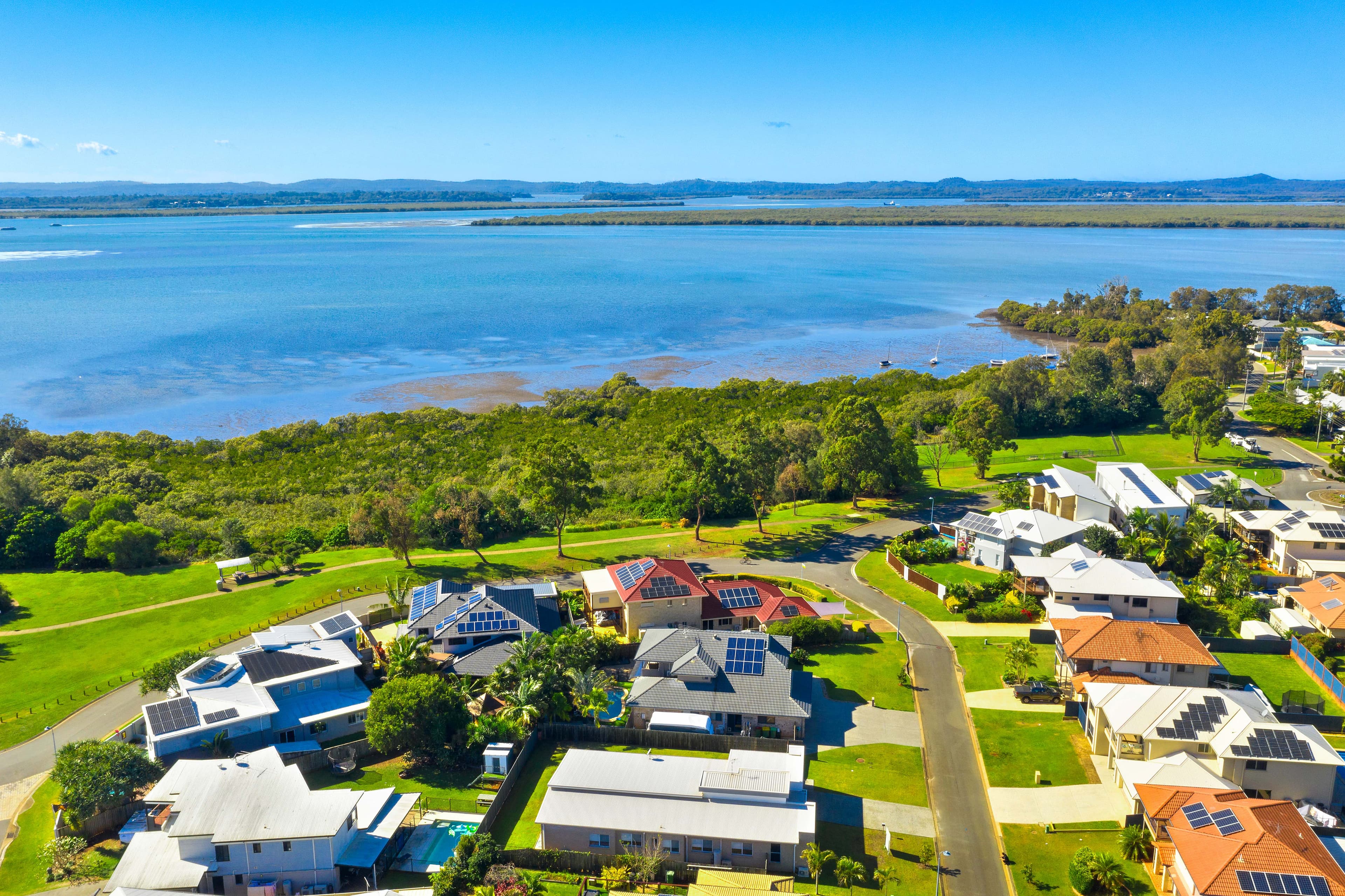 5 Saint Clair Court, Redland Bay, Redland Bay - Thumbnail 2