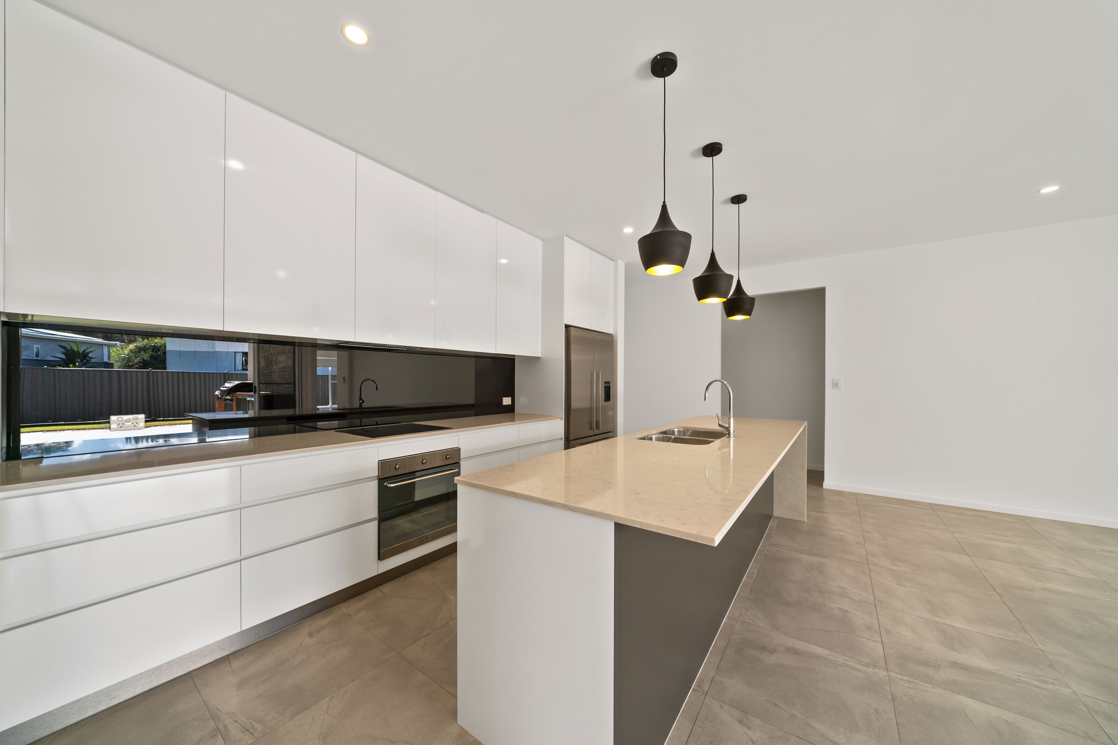 5 Saint Clair Court, Redland Bay, Redland Bay - Thumbnail 4