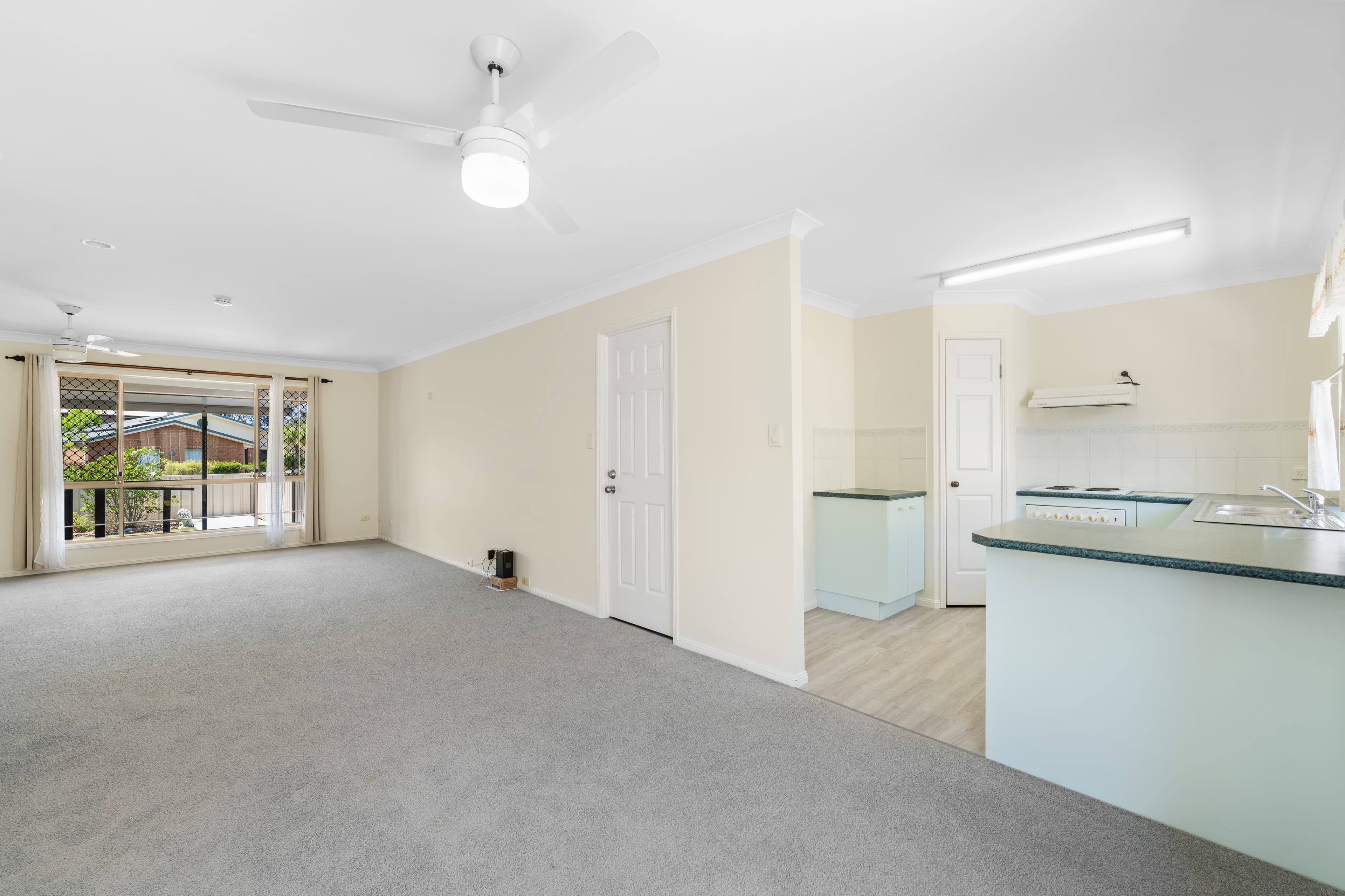 1/1 Club Crescent, Redland Bay, Redland Bay - Thumbnail 8