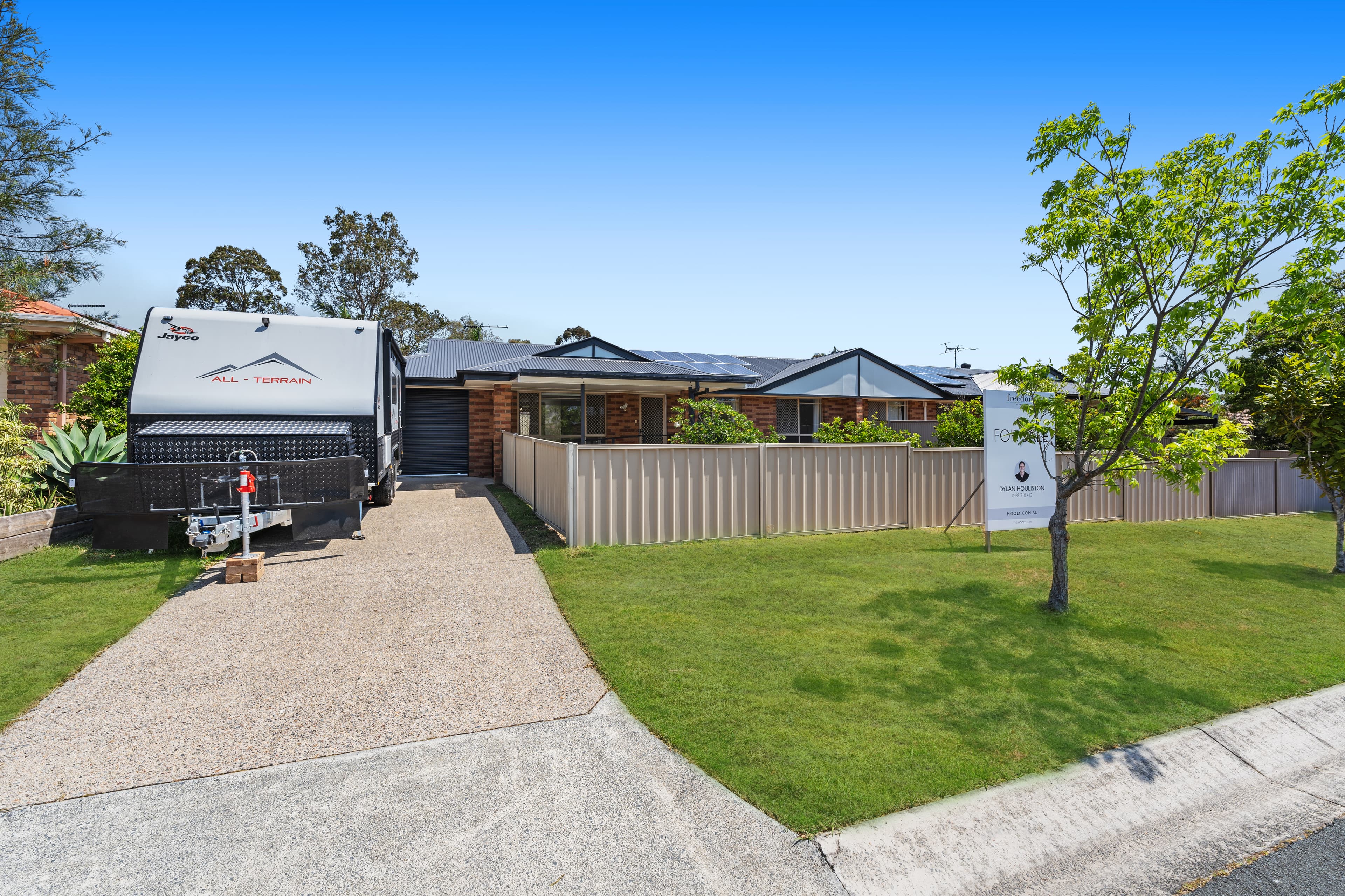 1/1 Club Crescent, Redland Bay, Redland Bay - Image 1