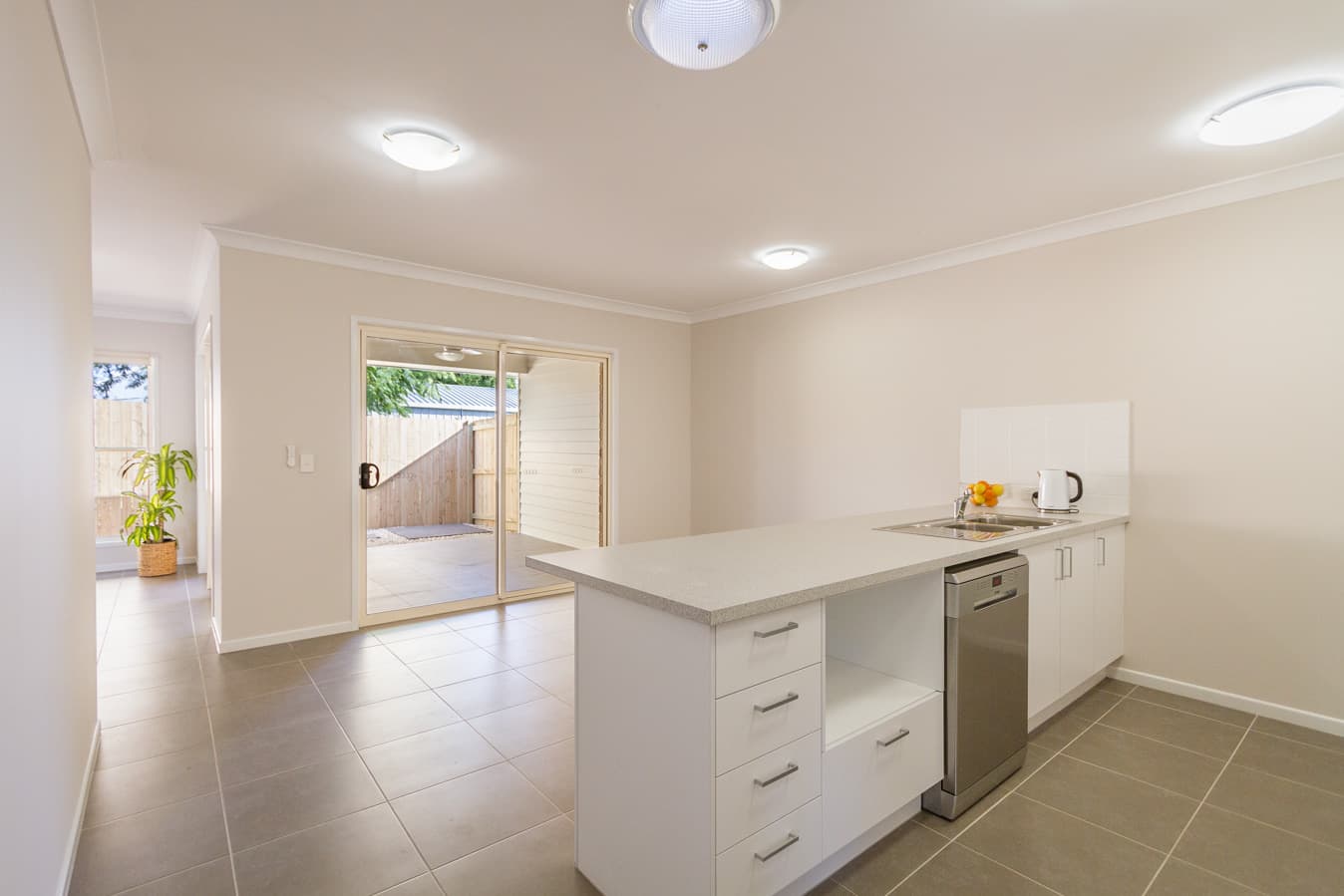 4 Tongue Street, East Ipswich, East Ipswich - Thumbnail 2