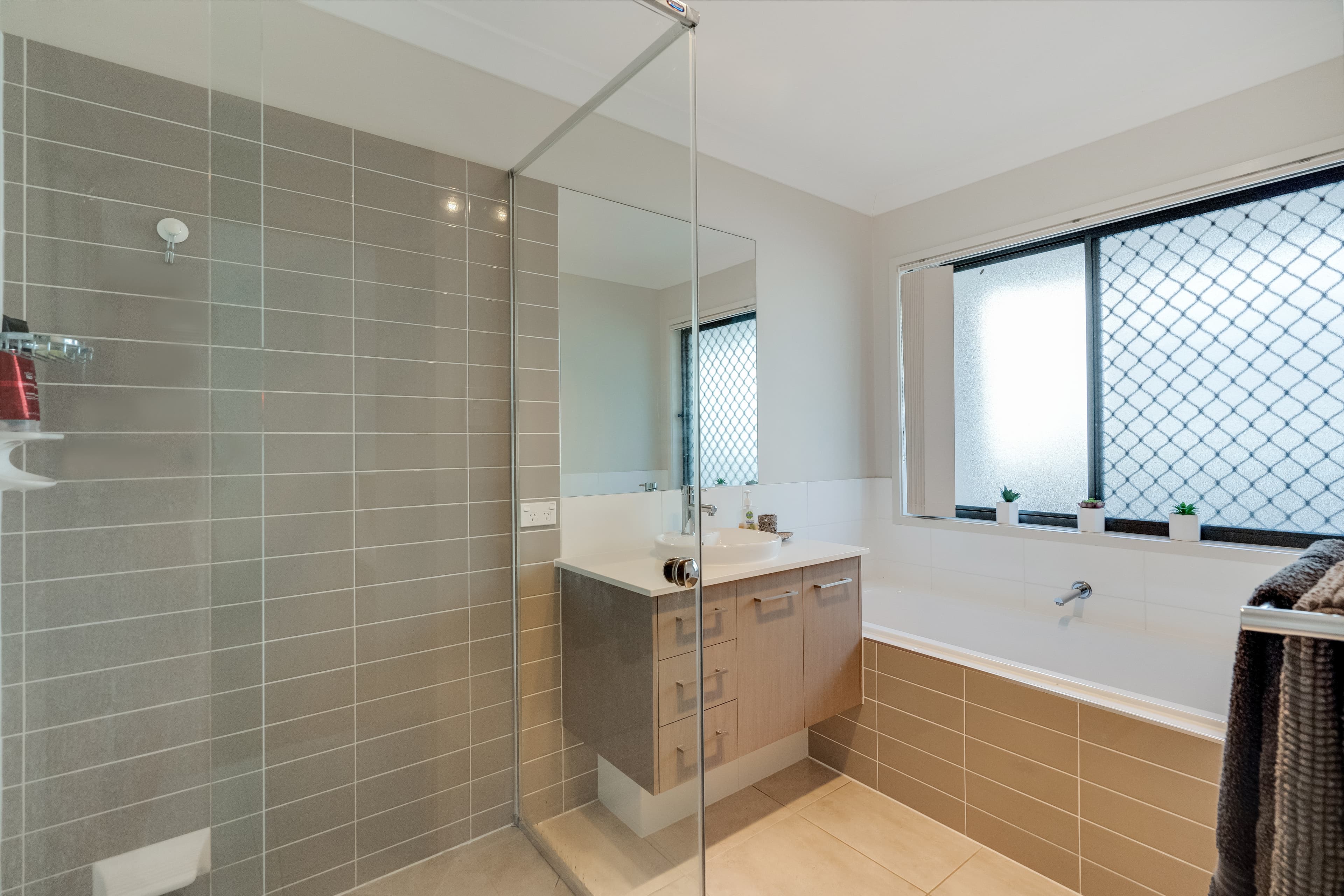 56 Unwin Road, Redland Bay, Redland Bay - Thumbnail 7