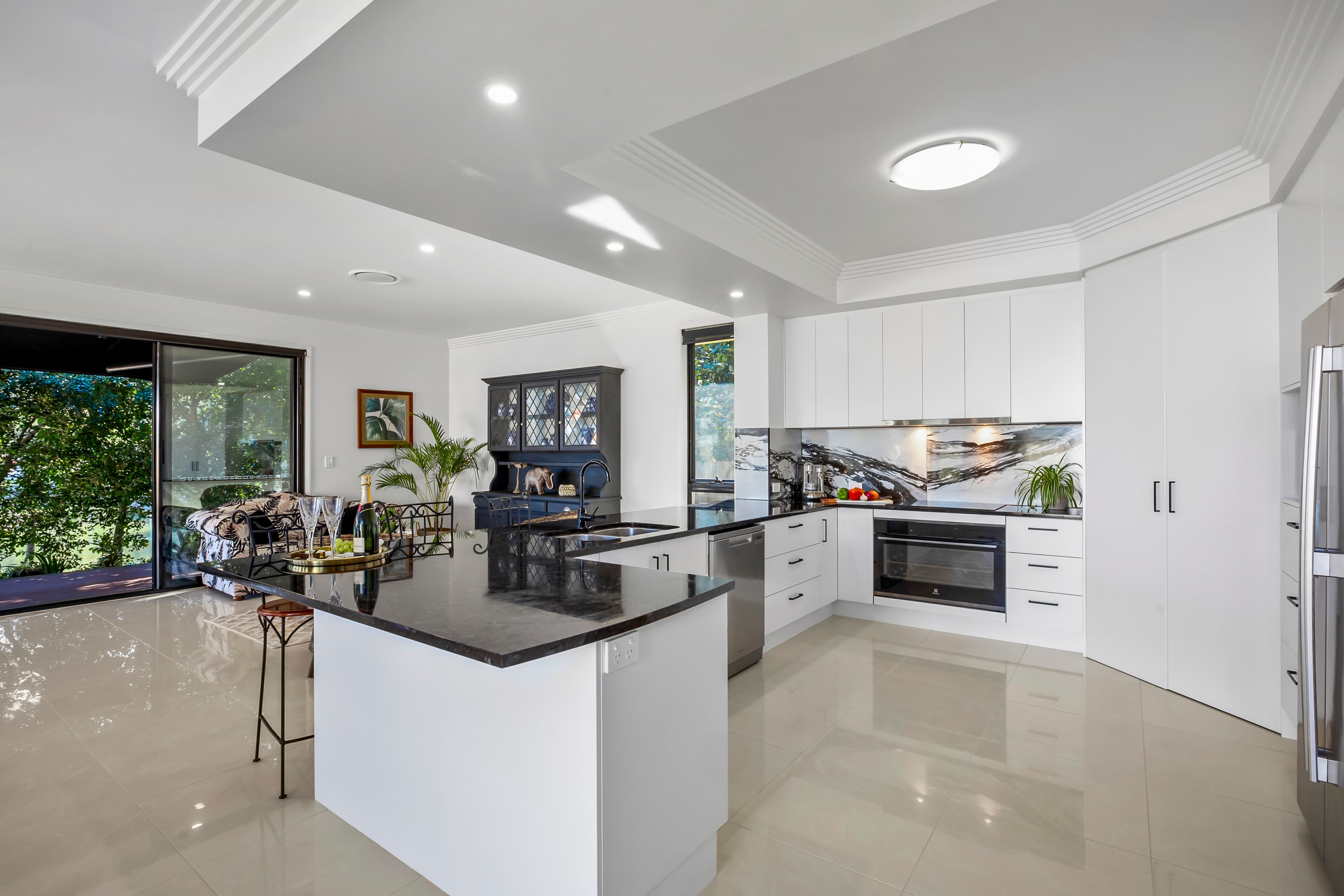 14 Veerings Crescent, Twin Waters, Twin Waters - Thumbnail 4