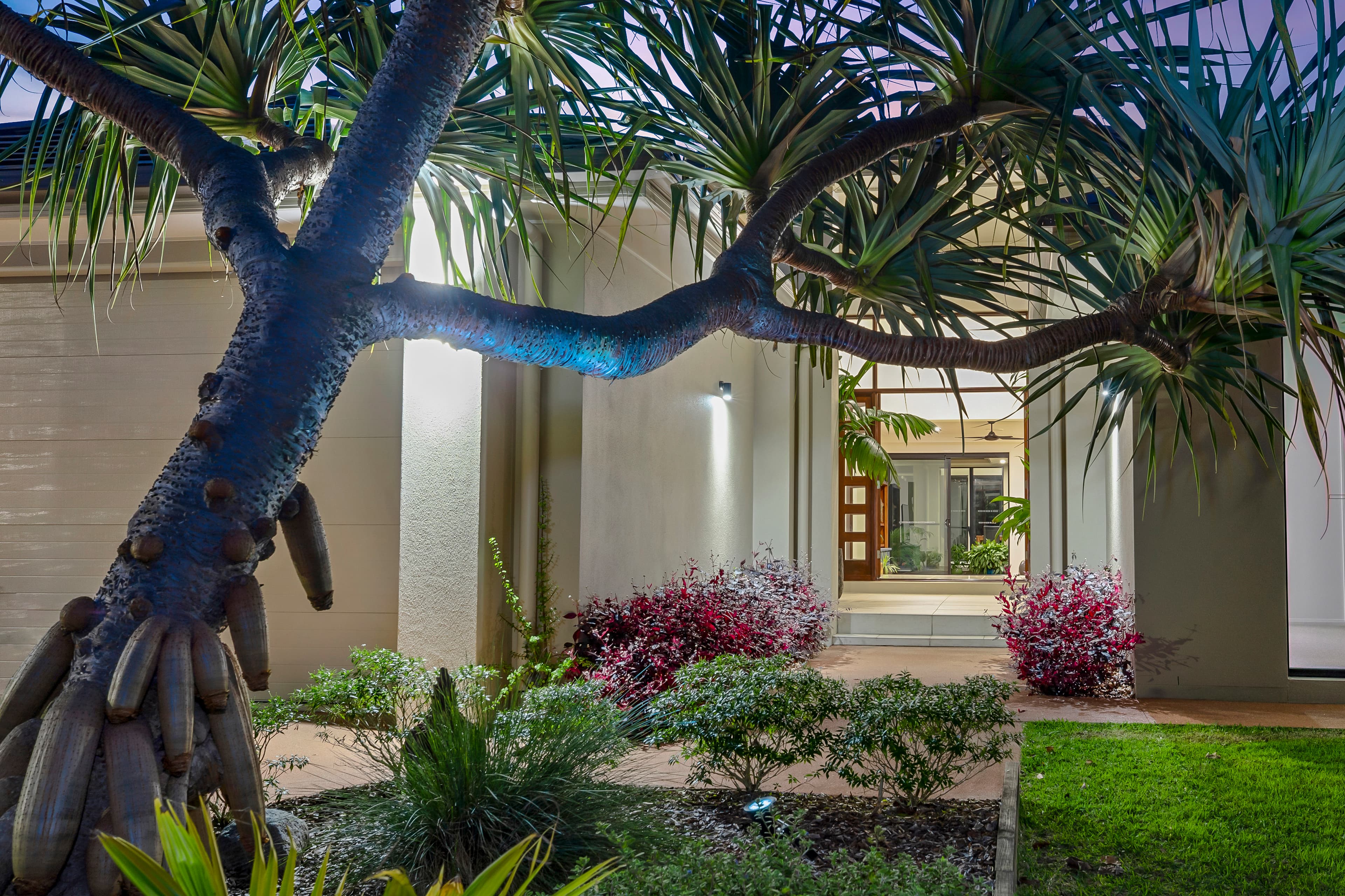 14 Veerings Crescent, Twin Waters, Twin Waters - Thumbnail 2