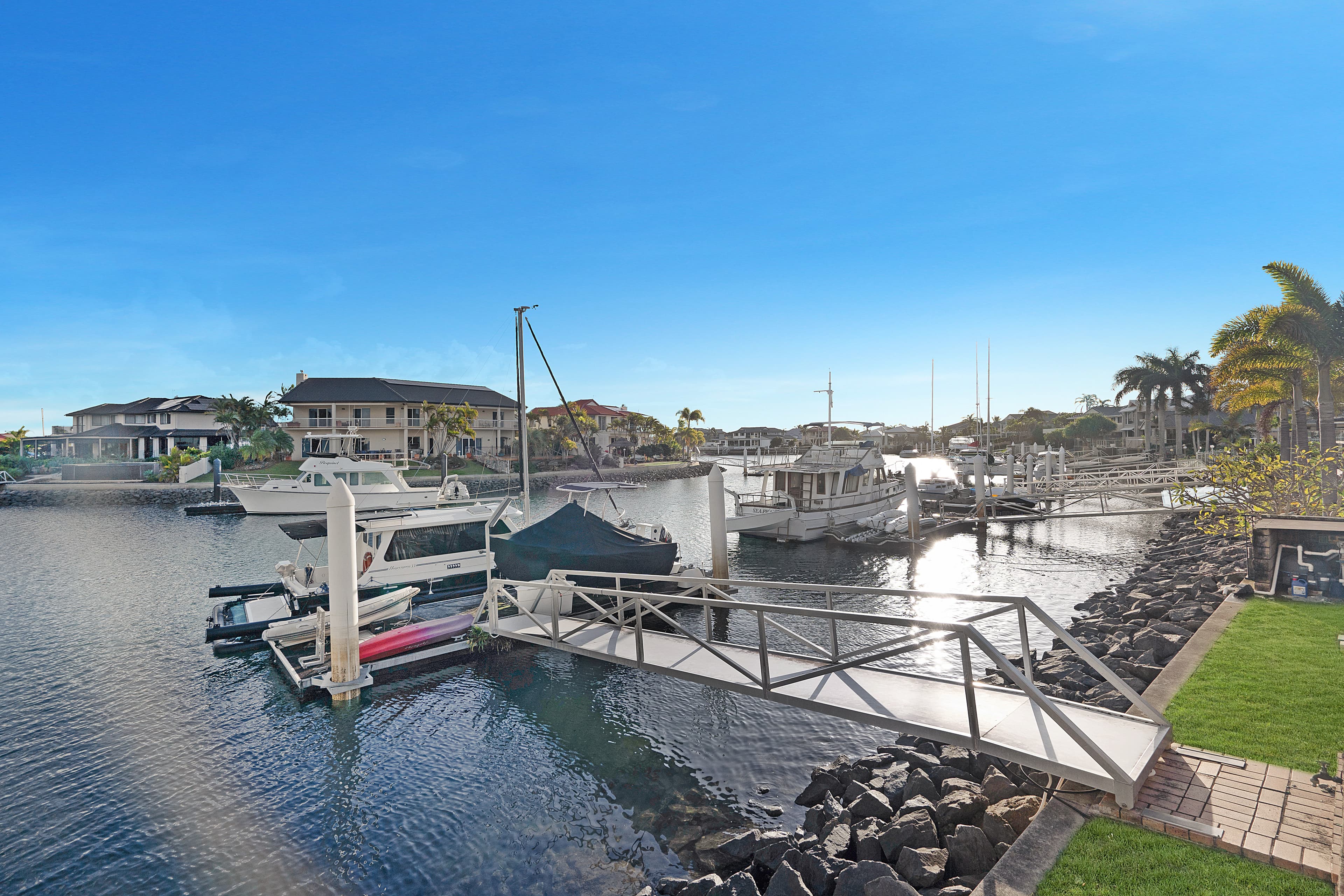 20 Caravel Court, Raby Bay, Raby Bay - Thumbnail 2